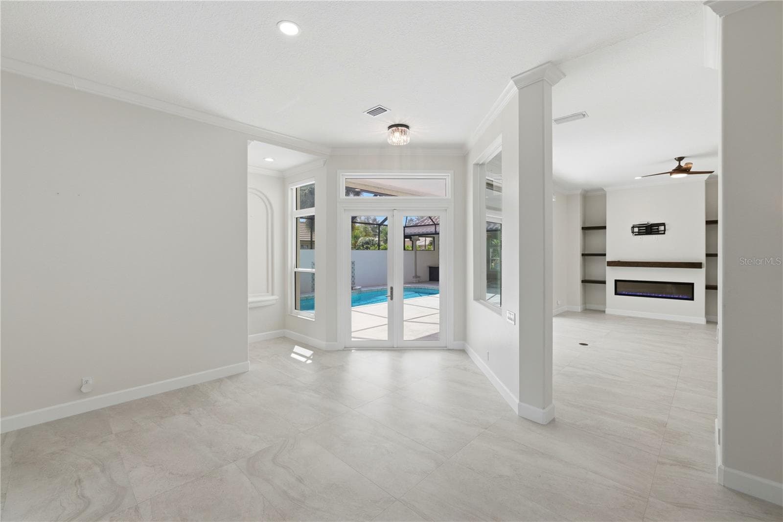 Front entryway - 309 S STONE BRIAR CREEK DR, VENICE