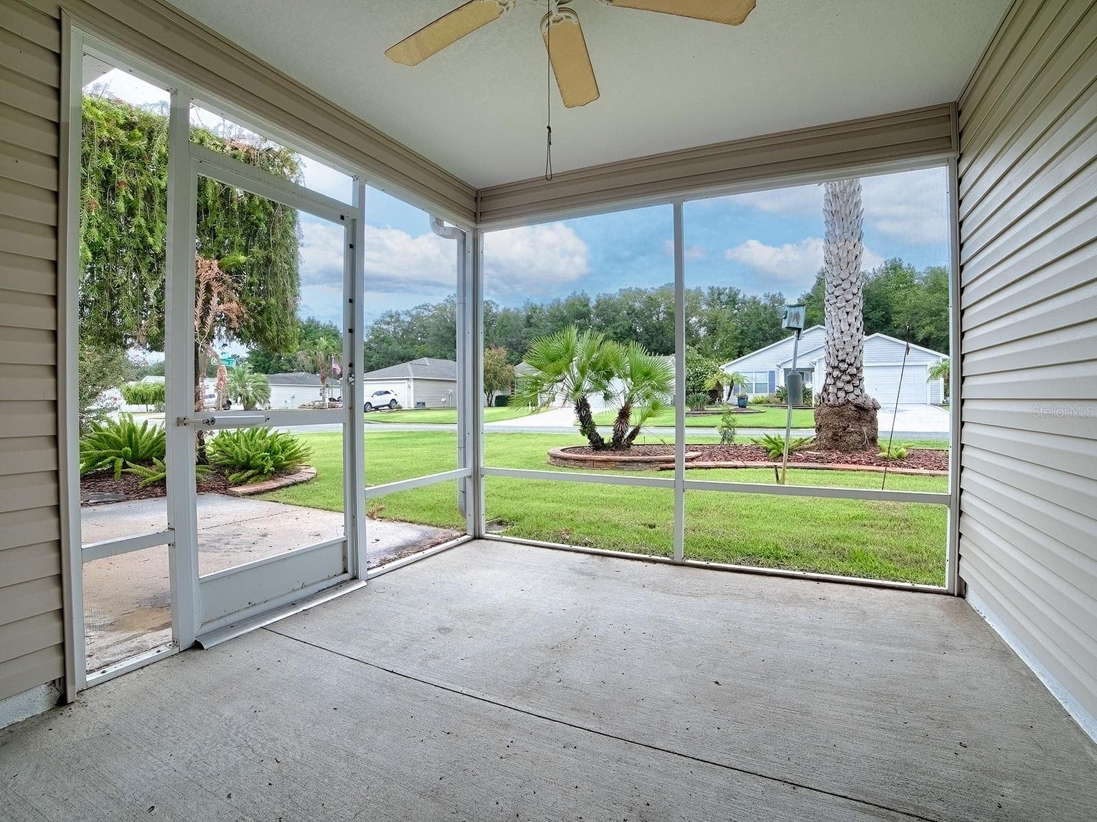 Corner Lot Great Lanai - 250 ARBELLA LOOP, THE VILLAGES