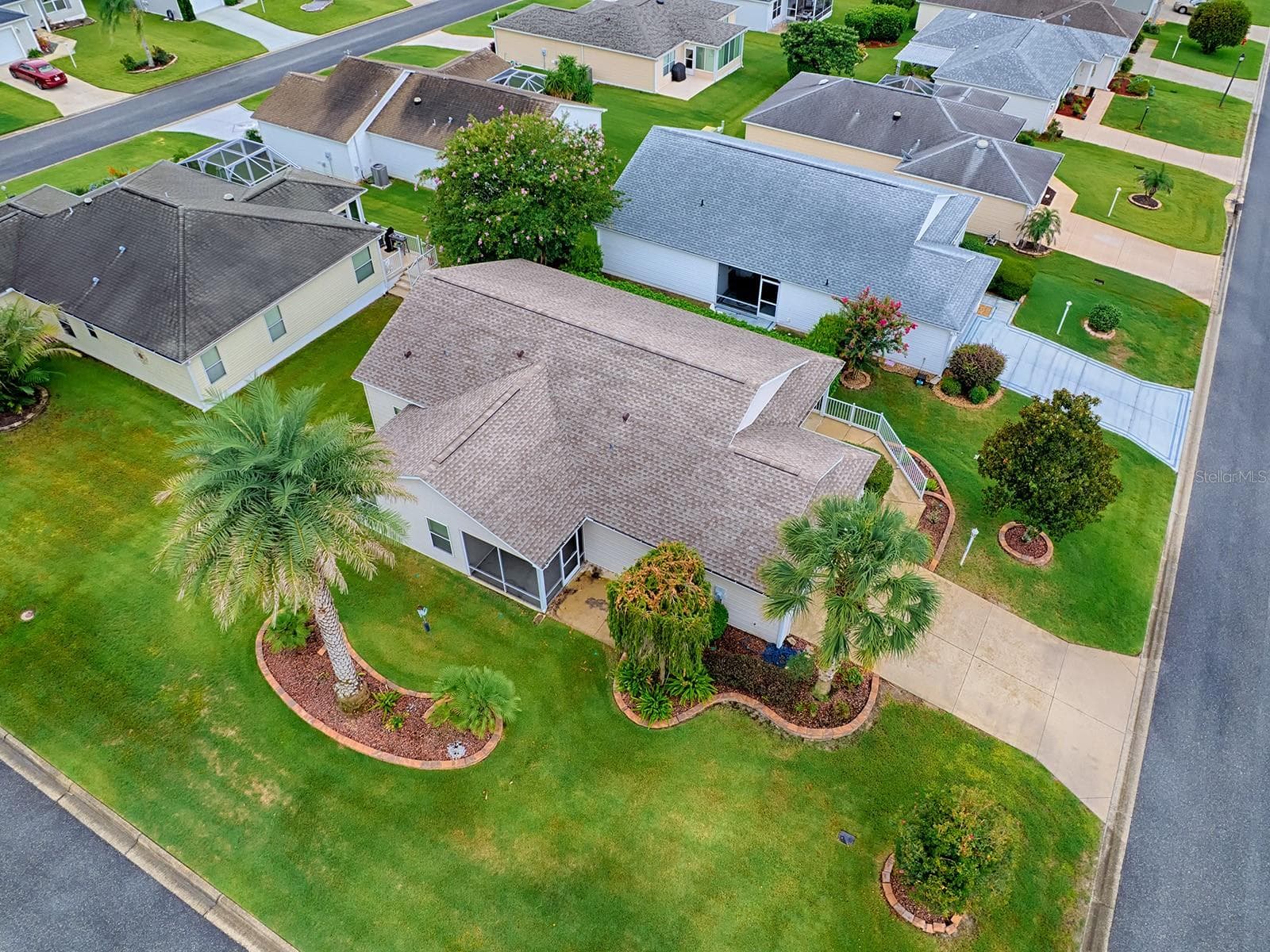 Single Family Residence at 250 ARBELLA LOOP, THE VILLAGES, photo 39 of 43