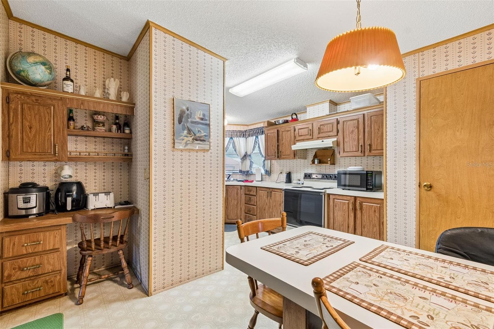 Manufactured Home at 6325 OAKVIEW LN, LAKELAND, photo 11 of 47