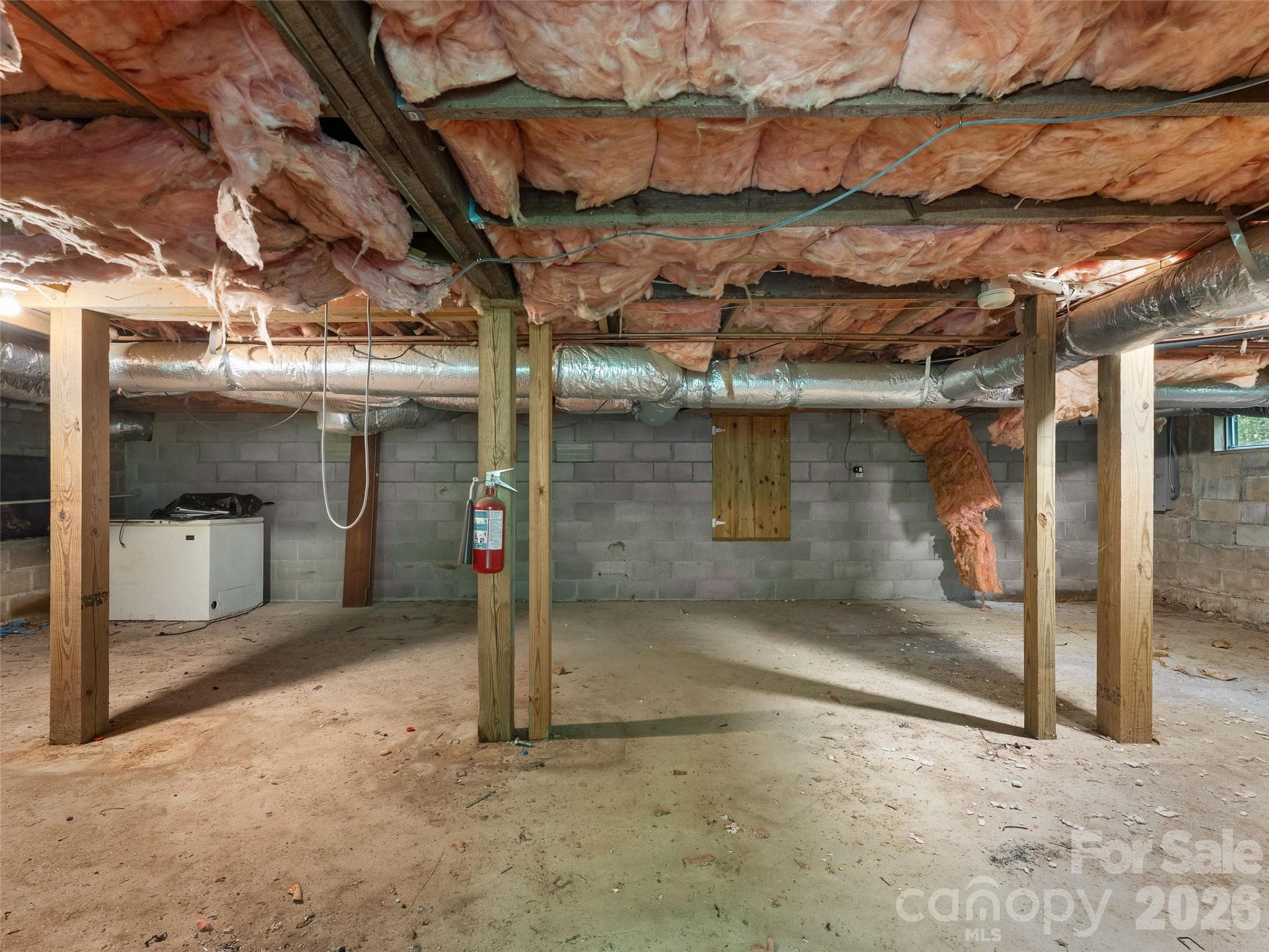 Crawl space/ workshop - 95 Substation Road, Saluda