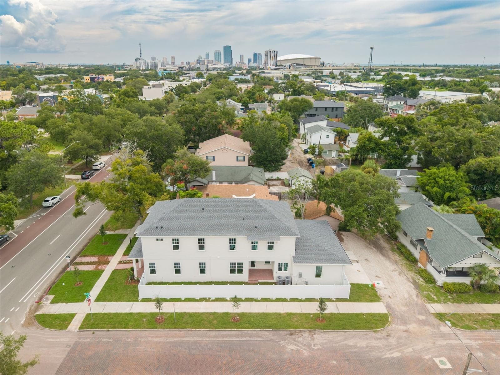 Single Family Residence at 2460 1ST AVE S, ST PETERSBURG, photo 3 of 11