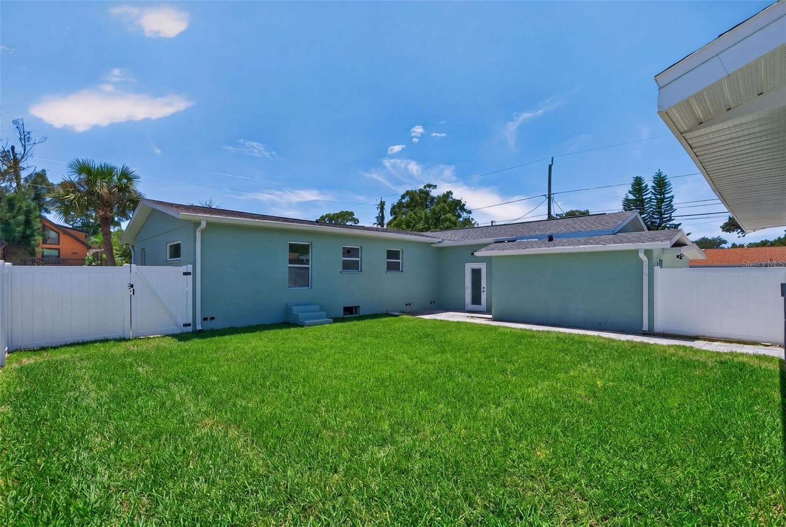 Grass Virtally Staged - 5217 18TH AVE S, GULFPORT