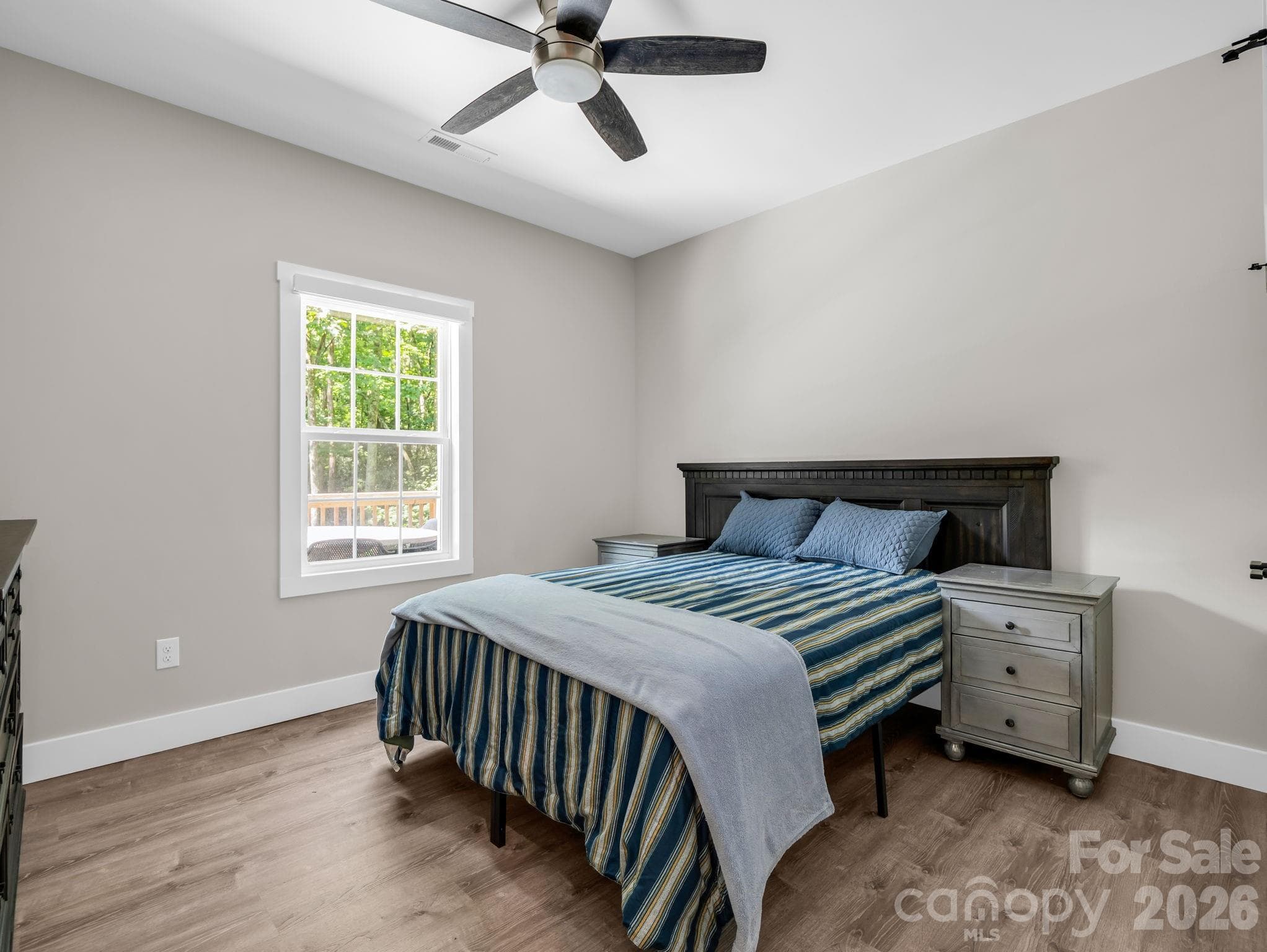 Guest bedroom #2. - 180 Ridgeview Drive, Hendersonville