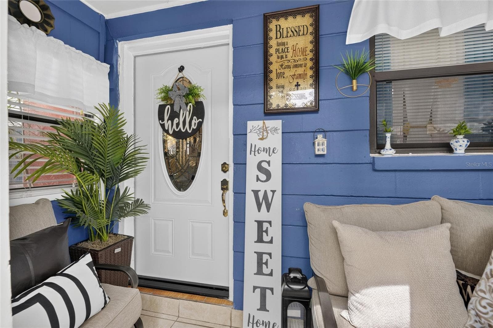 Front Porch - 6402 N 41ST ST, TAMPA