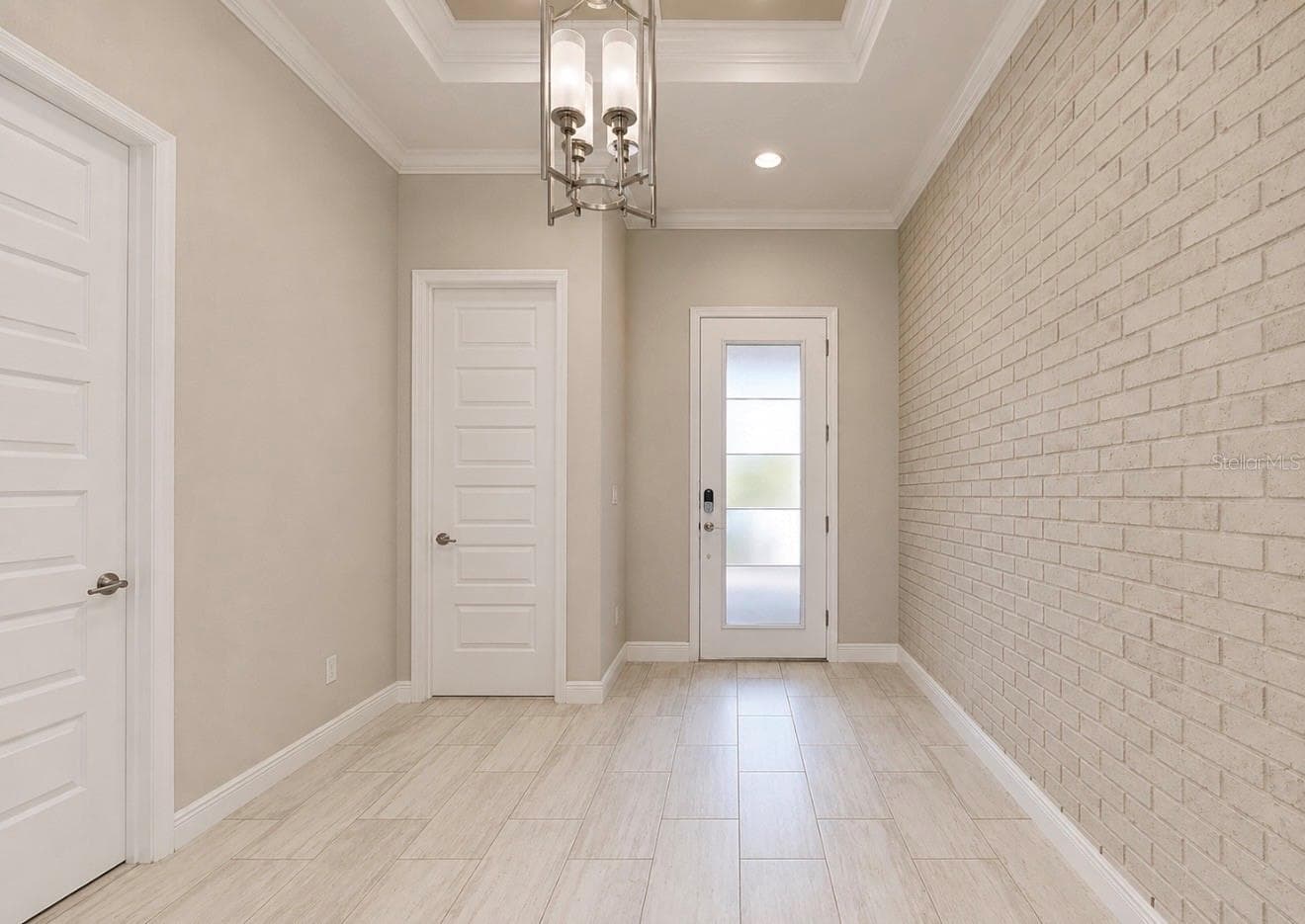 Single Family Residence at 14610 RED CASTLE AVE, LITHIA, photo 8 of 69