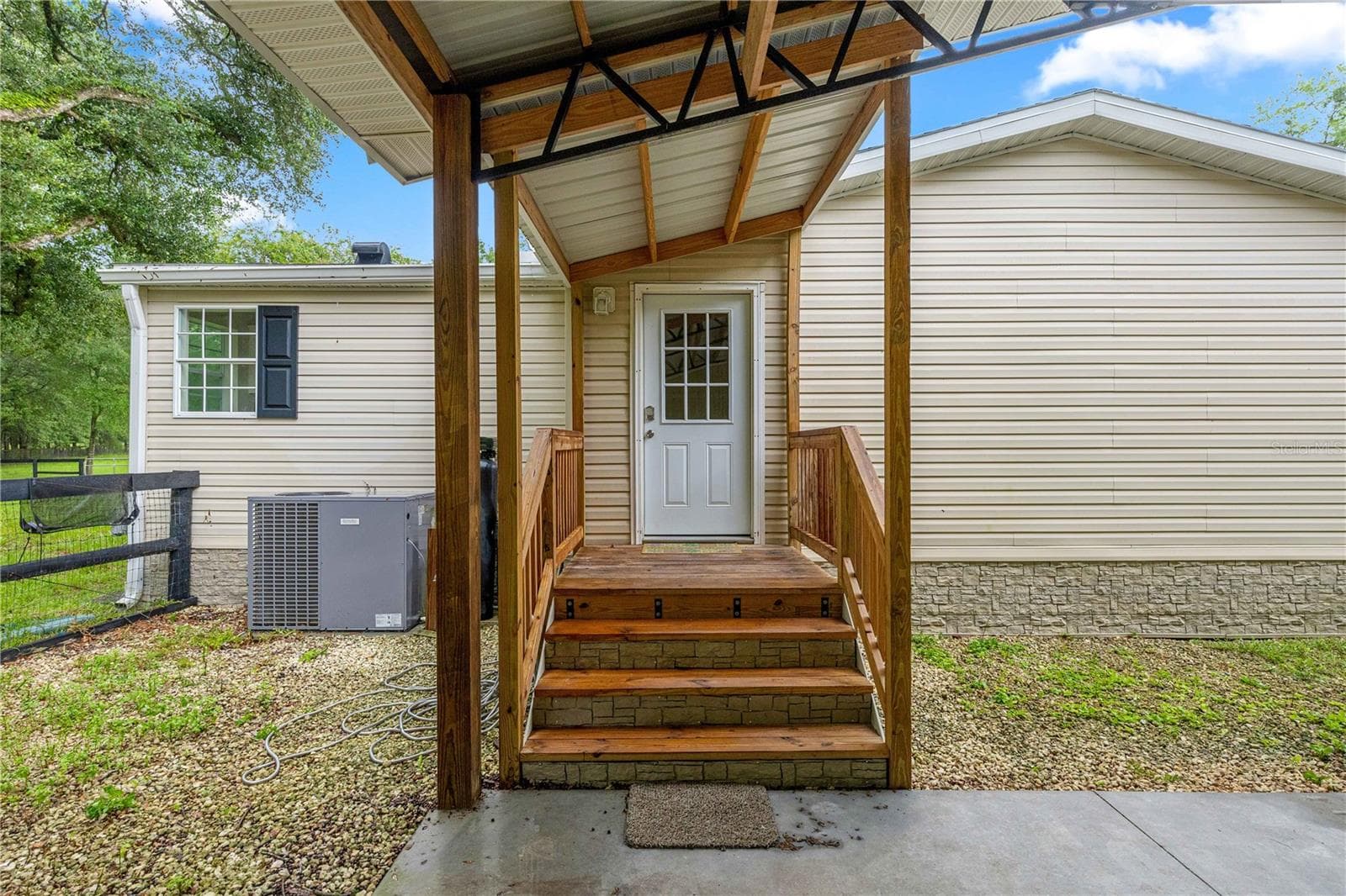back entrance laundry area - 13250 NW 160TH AVE, MORRISTON