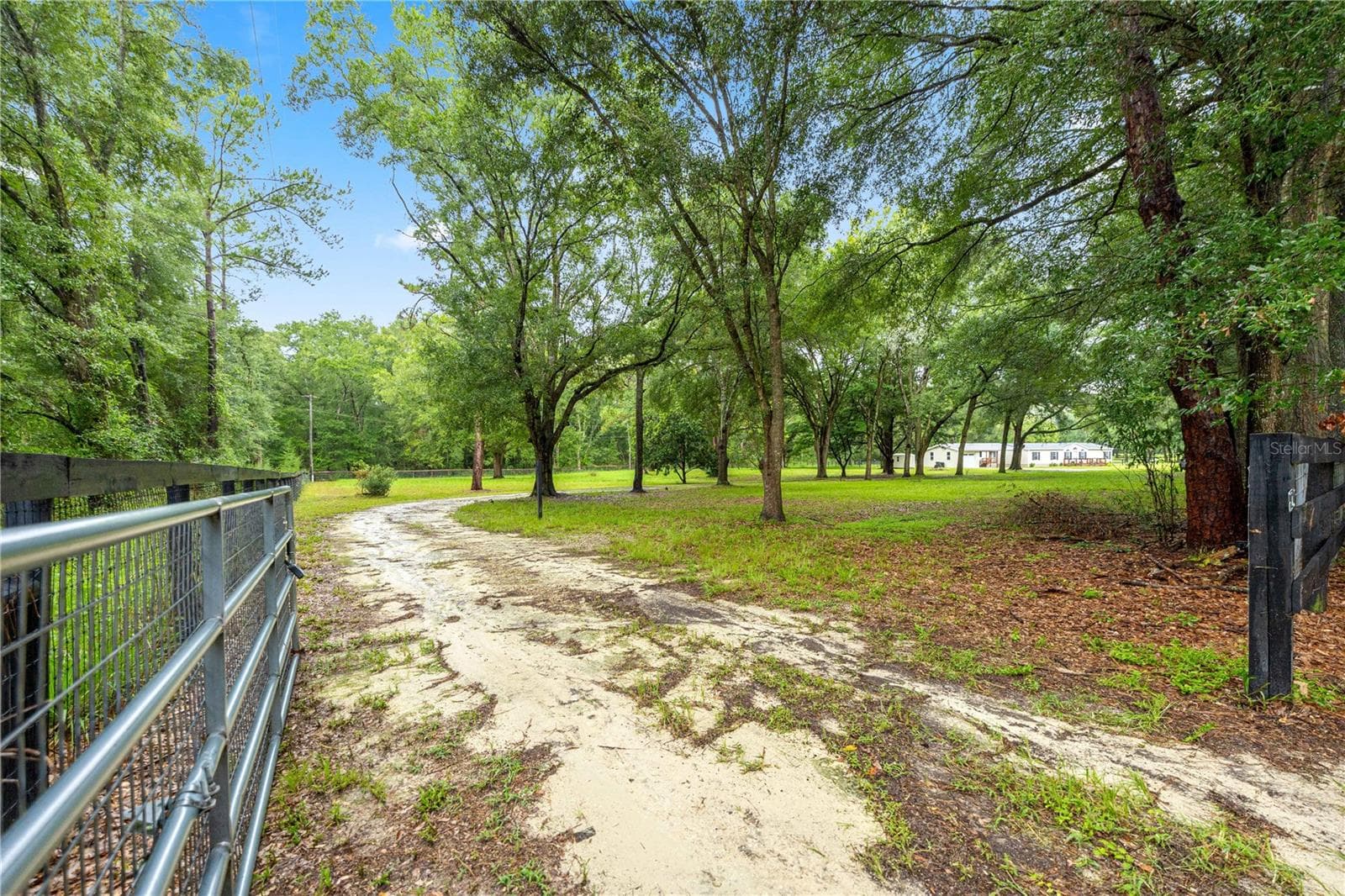 gate entrance - 13250 NW 160TH AVE, MORRISTON