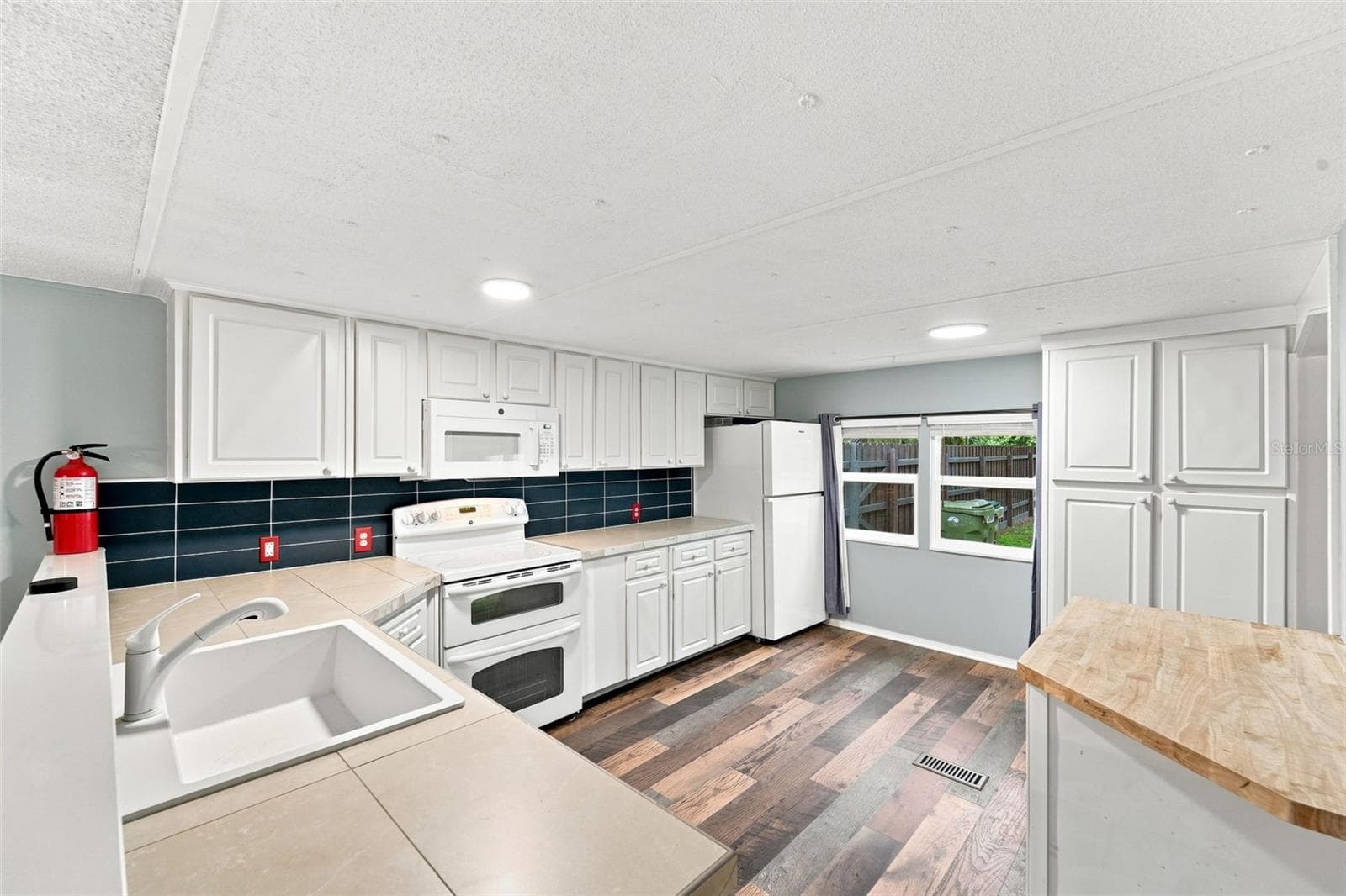 Lots of storage! - 31622 ANOTHER ANNA RD, DELAND