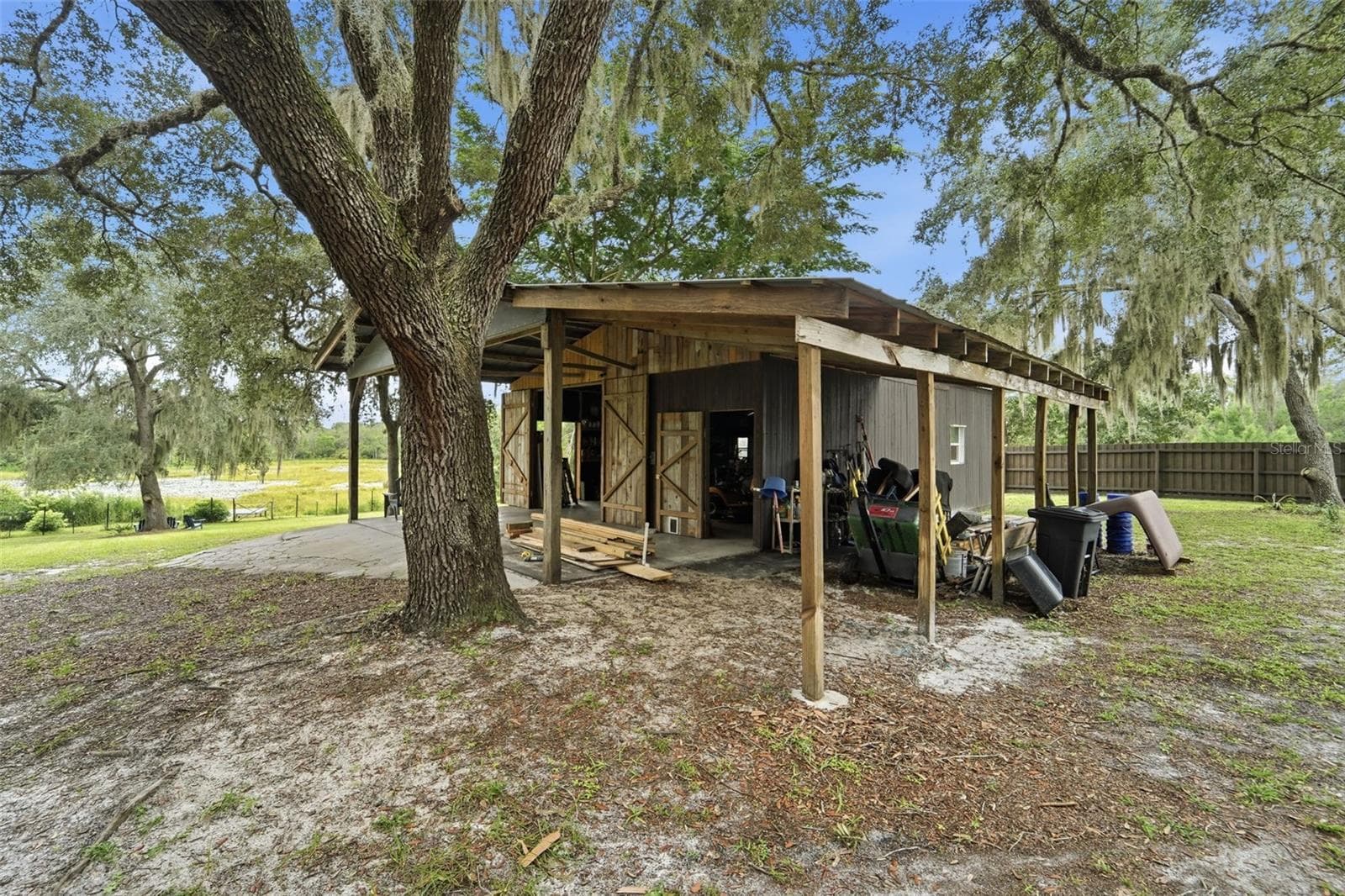 Large Workshop/Garage - 31622 ANOTHER ANNA RD, DELAND