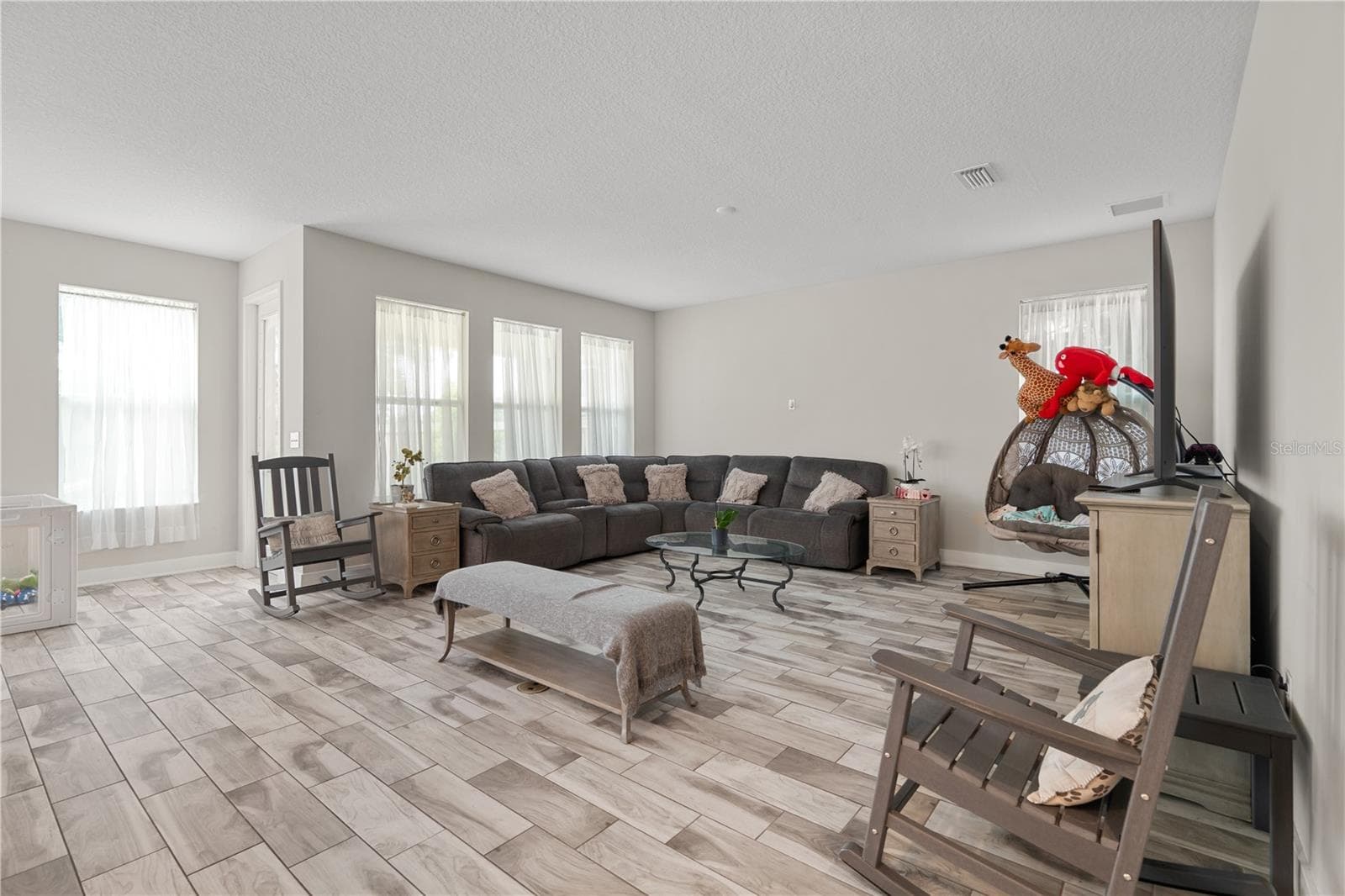 Single Family Residence at 1415 CRYSTAL LAKE DR, LAKELAND, photo 17 of 63