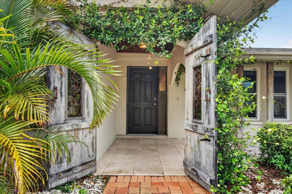 Single Family Residence at 1221 E LIME ST, TARPON SPRINGS, photo 4 of 50