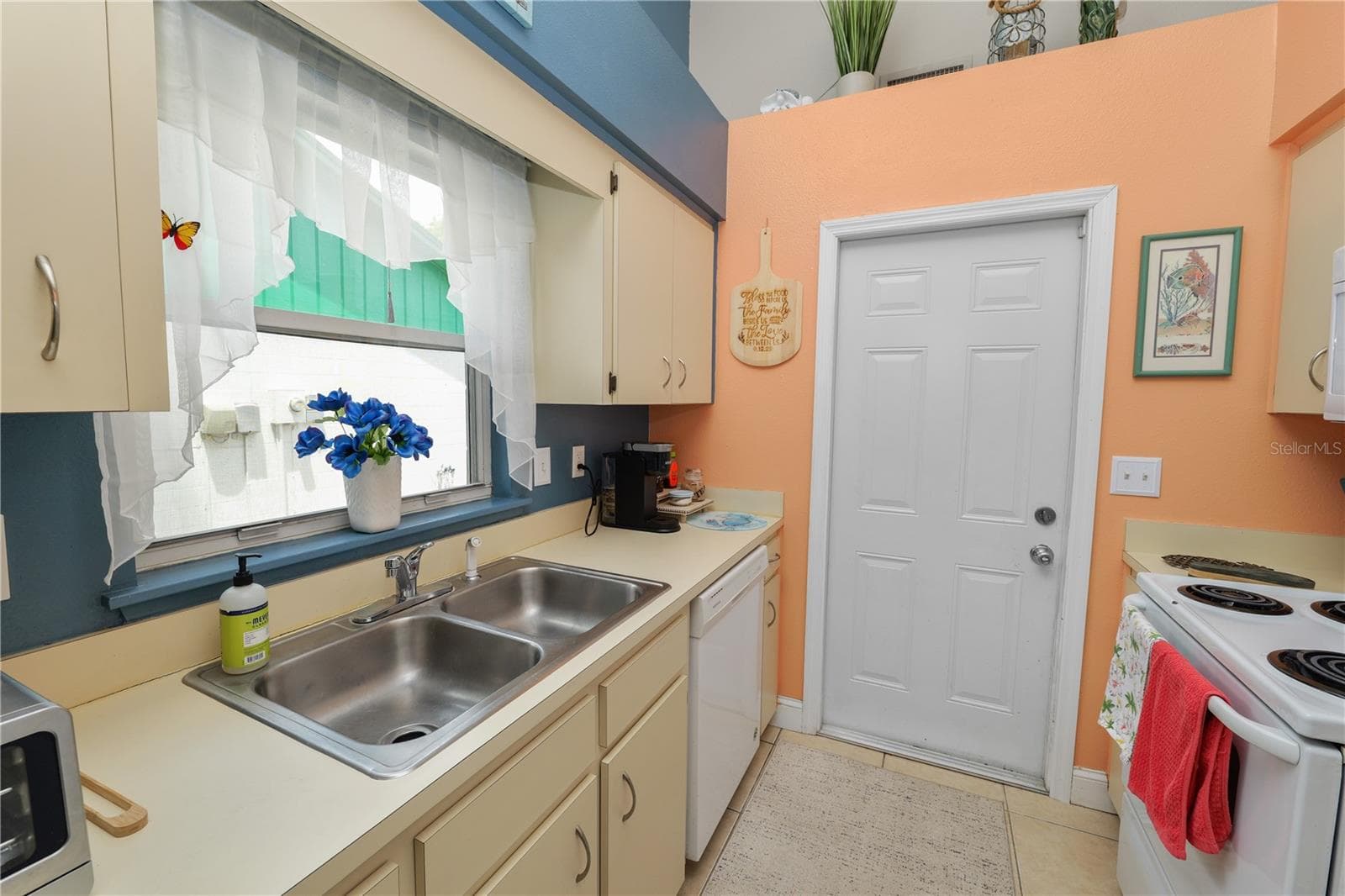 Single Family Residence at 6201 VINTAGE DR, LAKELAND, photo 16 of 41