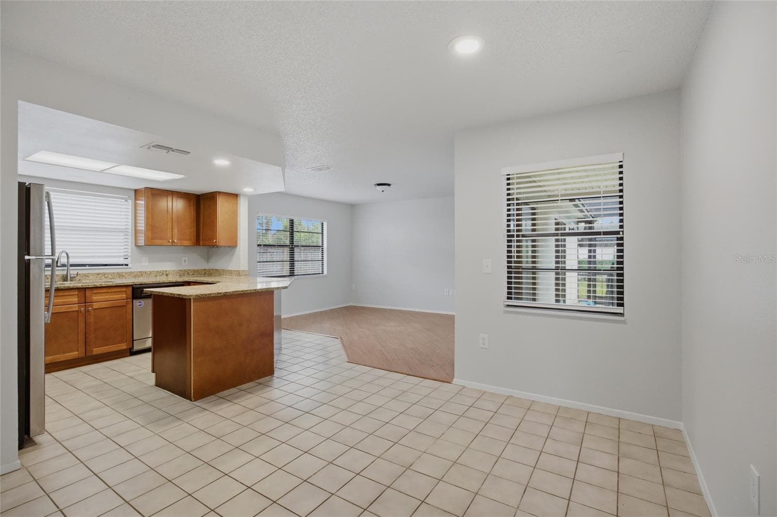 Kitchen - 8373 CAMPHOR DR, SPRING HILL