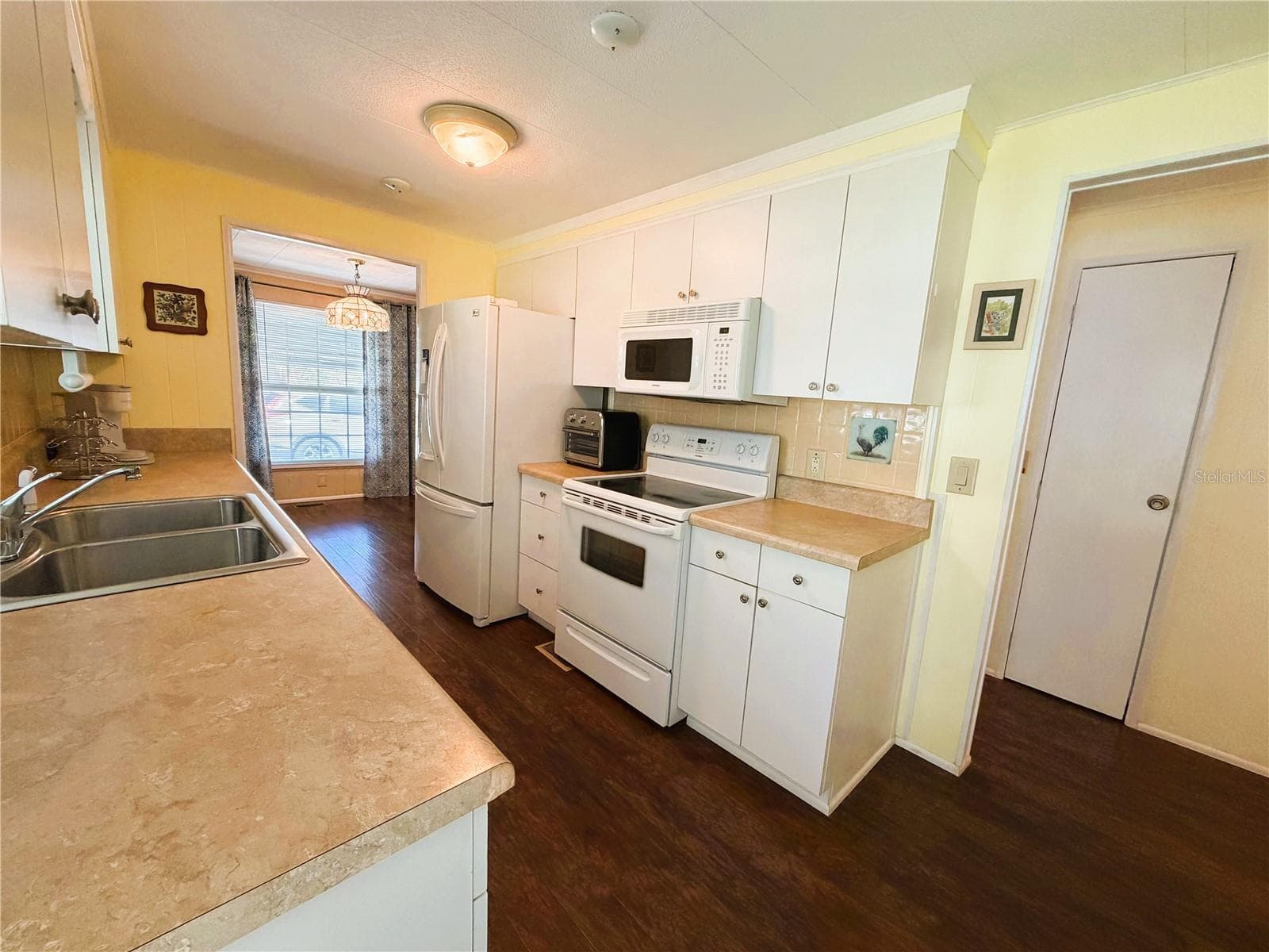 Mobile Home at 139 ASPEN CIR, LEESBURG, photo 6 of 43