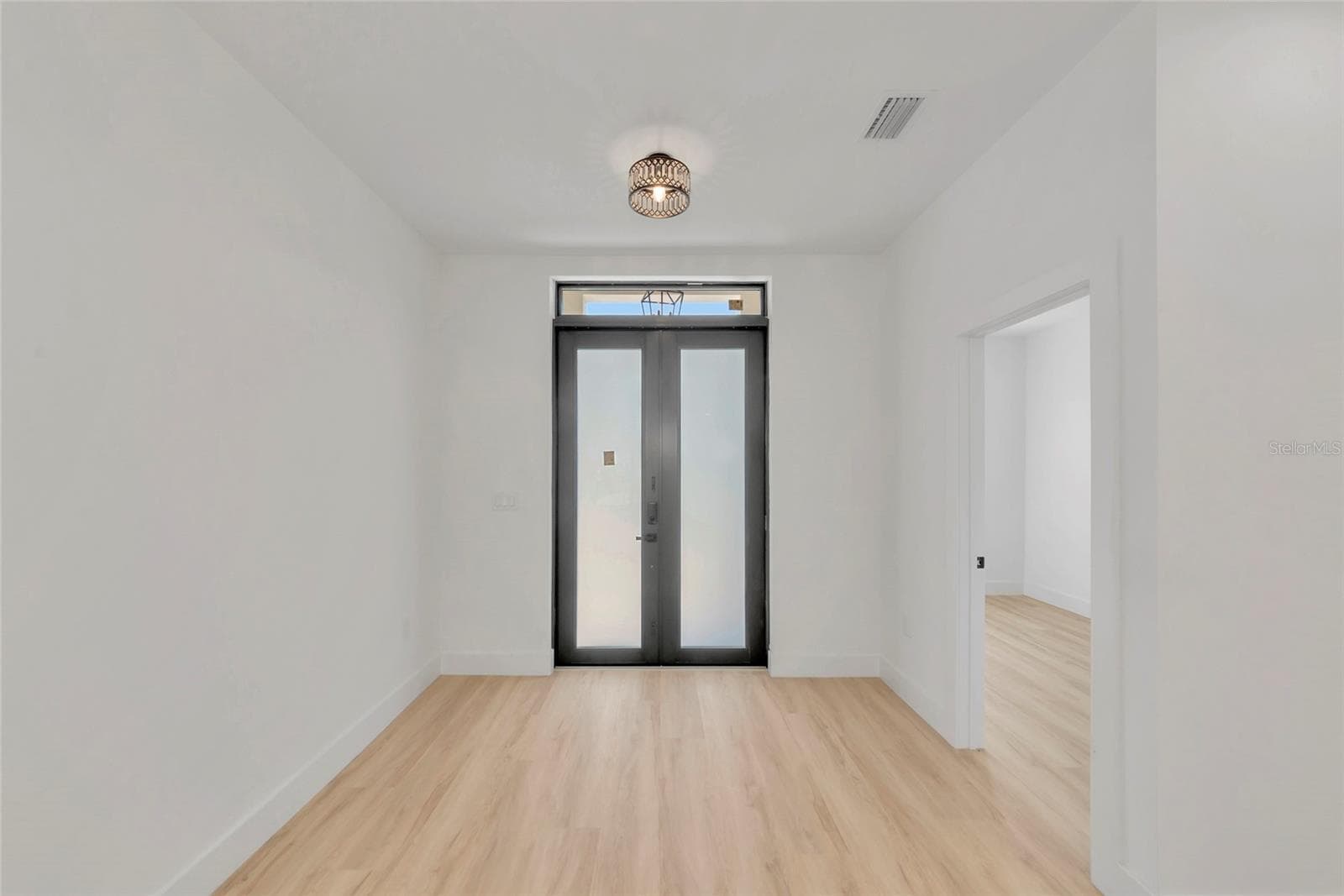 Front Foyer - 1274 RONALD ST, NORTH PORT