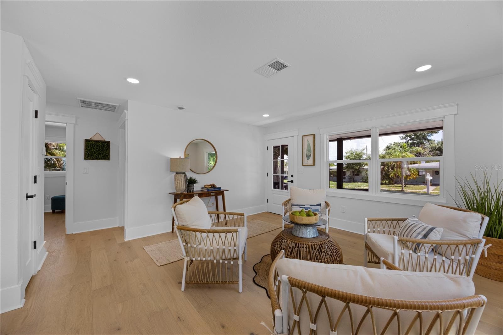 Single Family Residence at 4621 4TH AVE N, ST PETERSBURG, photo 5 of 36