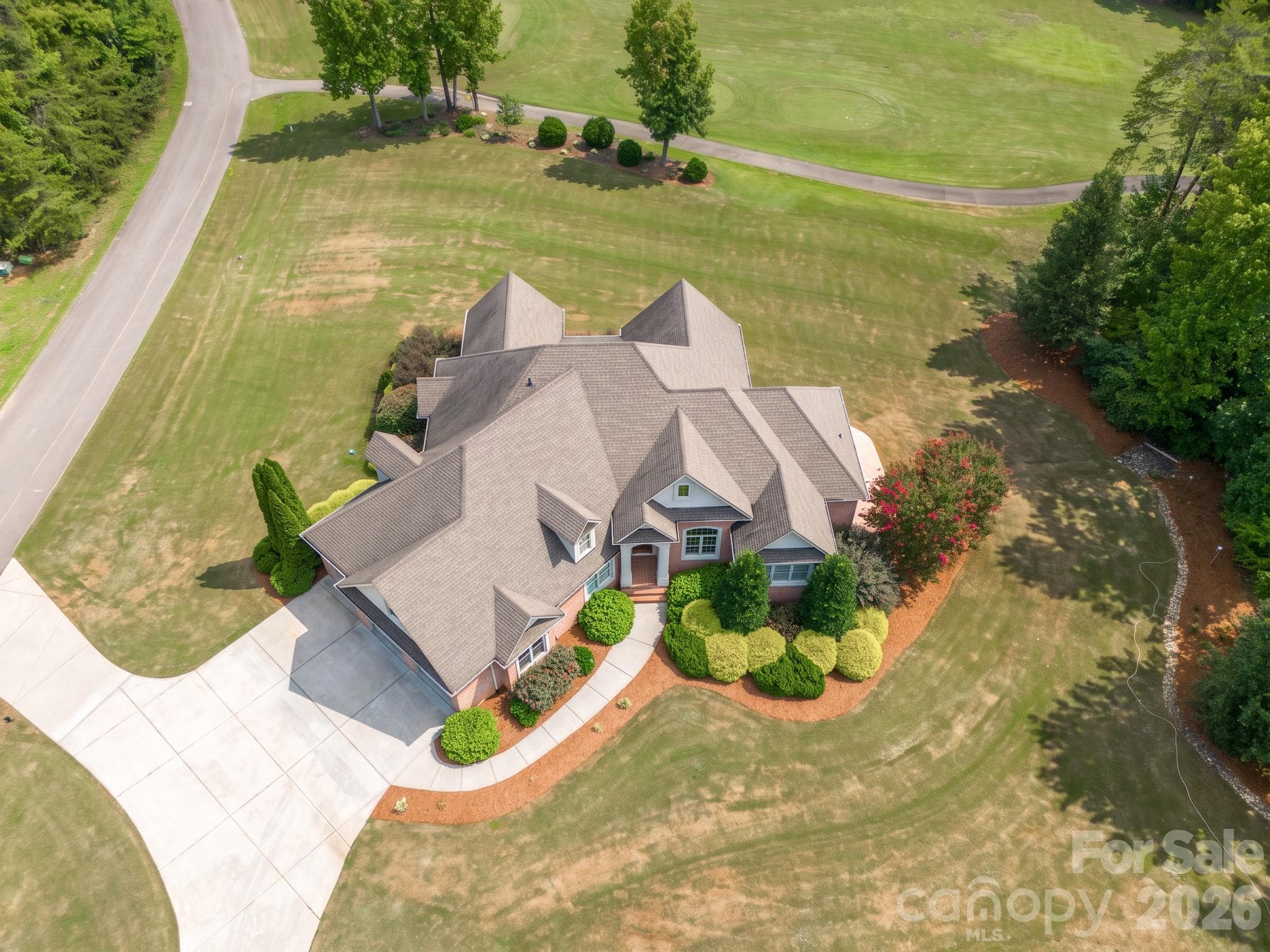 Custom brick home overlooking the #6 teebox - 121 Cheyenne Lane, Statesville