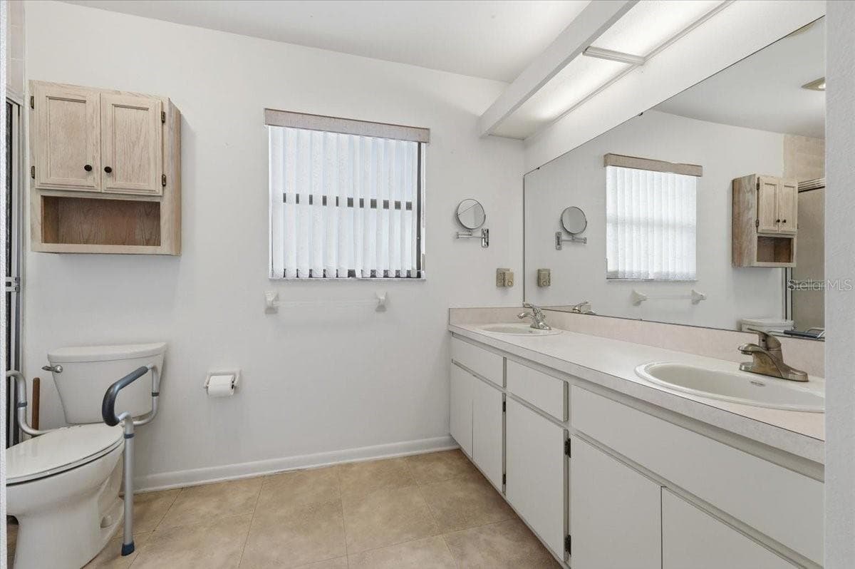 Primary Bath with Shower - 3741 INNISBROOK DR, LAKELAND