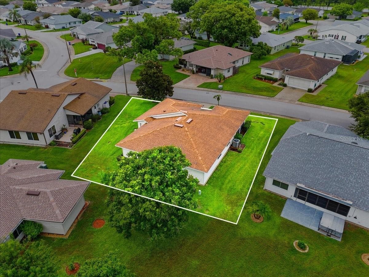 Single Family Residence at 3741 INNISBROOK DR, LAKELAND, photo 41 of 43