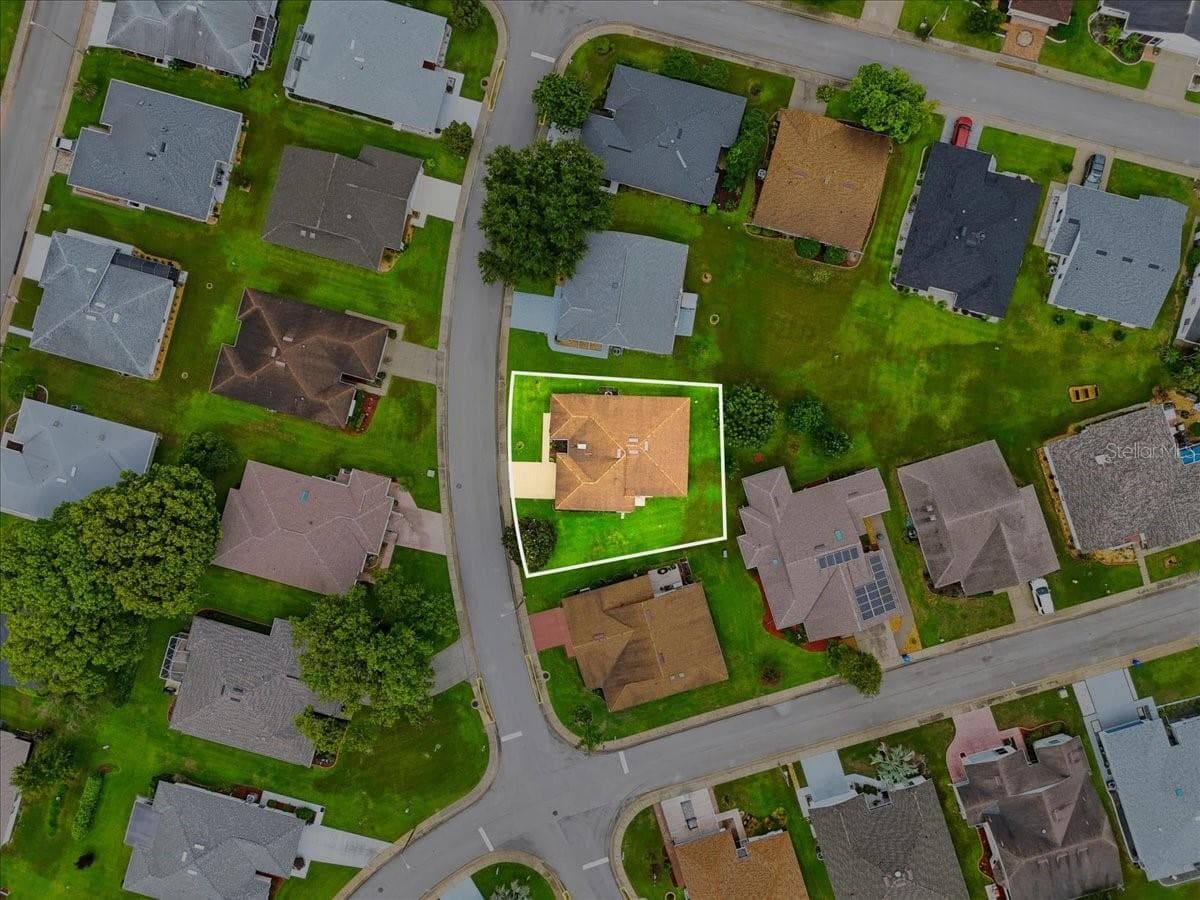 Single Family Residence at 3741 INNISBROOK DR, LAKELAND, photo 42 of 43