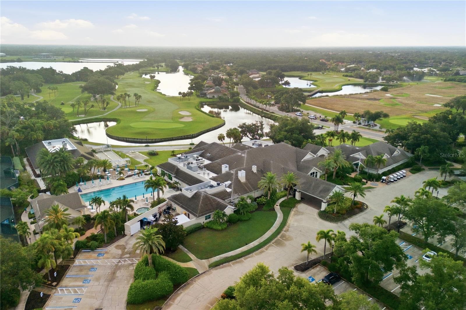Single Family Residence at 309 S STONE BRIAR CREEK DR, VENICE, photo 62 of 77