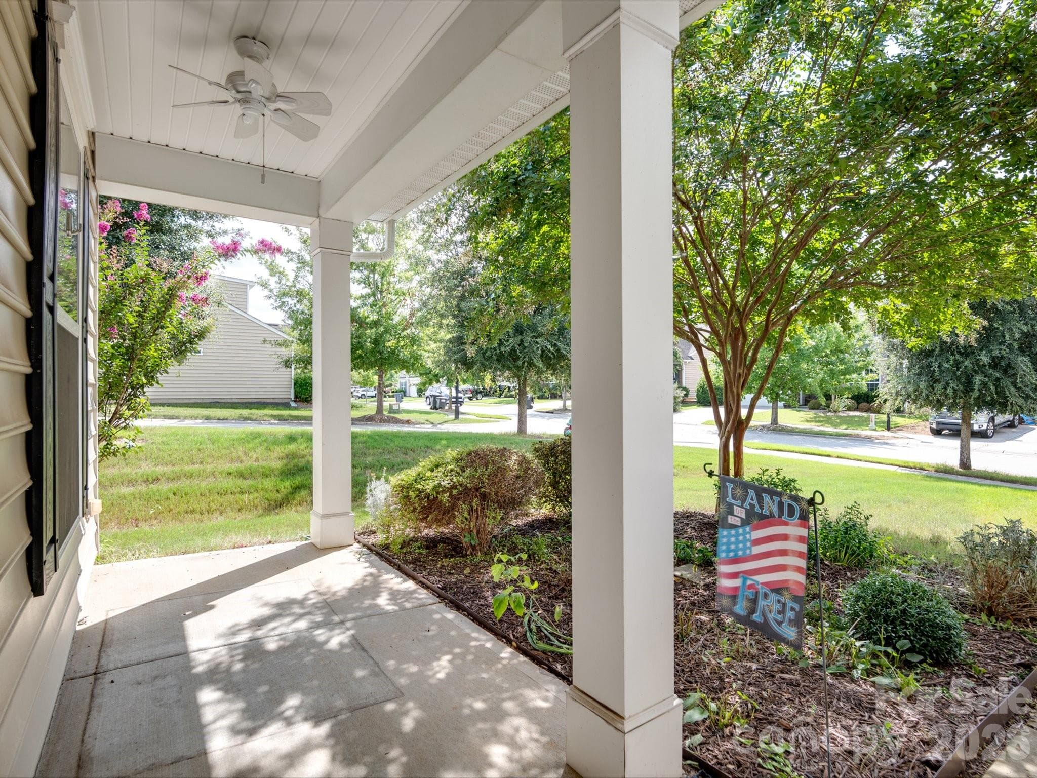 Single Family Residence at 141 Carmen Way, Lancaster, photo 6 of 43