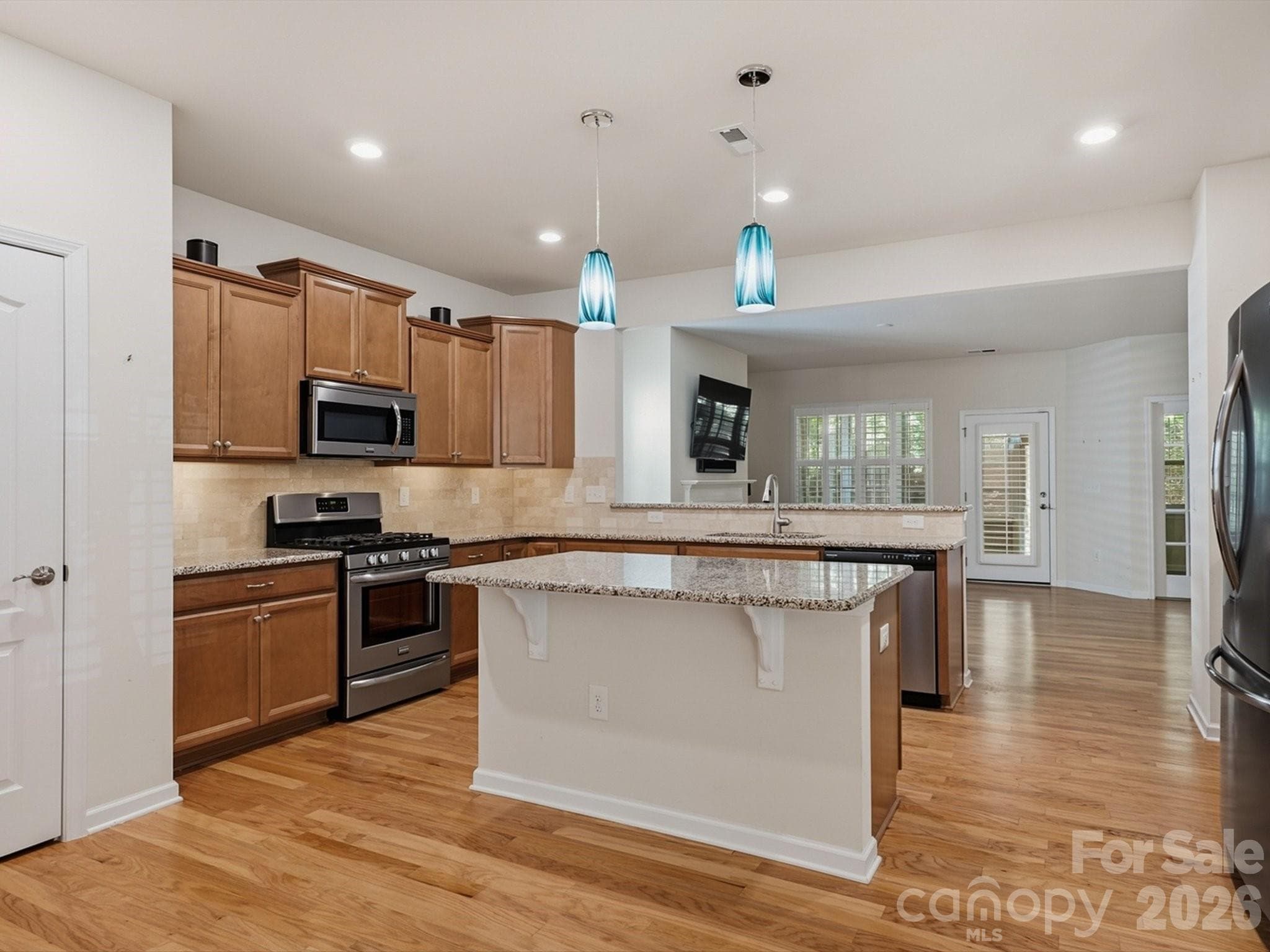 Single Family Residence at 141 Carmen Way, Lancaster, photo 13 of 43