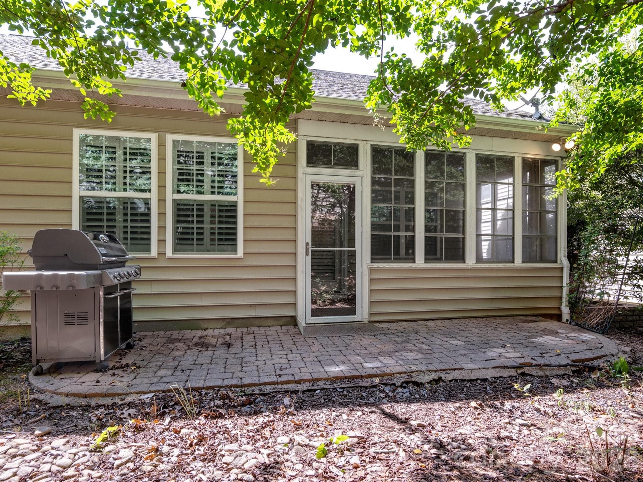 Single Family Residence at 141 Carmen Way, Lancaster, photo 29 of 43