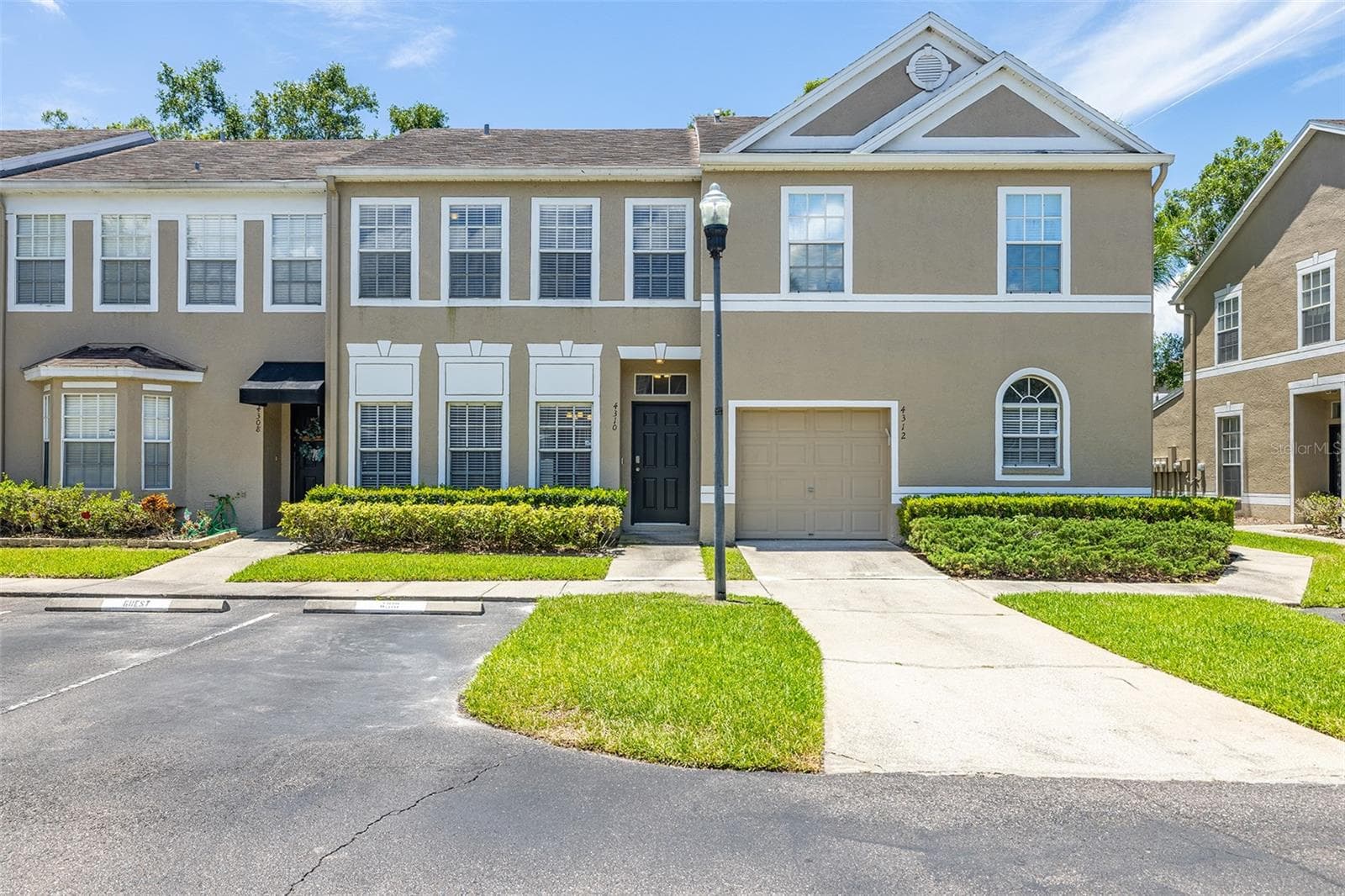 Townhouse at 4310 FINCASTLE CT, TAMPA, photo 3 of 49