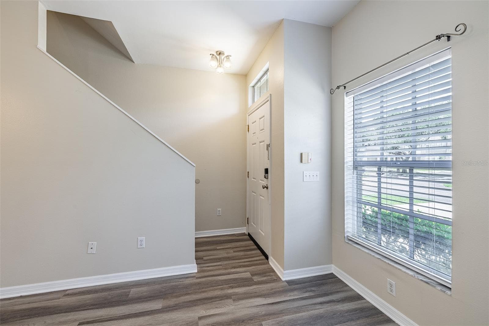 Townhouse at 4310 FINCASTLE CT, TAMPA, photo 9 of 49