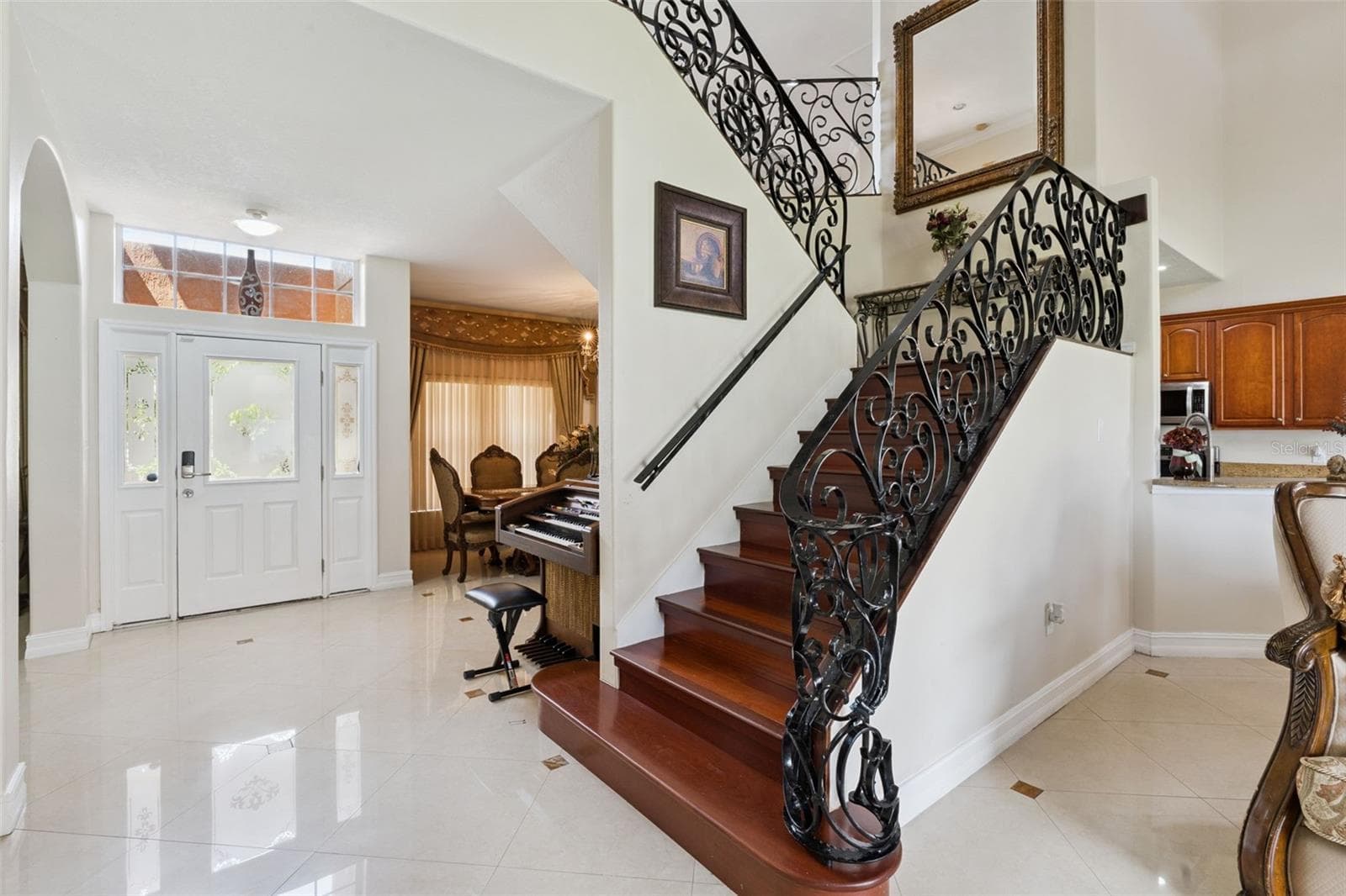 Single Family Residence at 331 ASHBURTON WAY, KISSIMMEE, photo 4 of 36