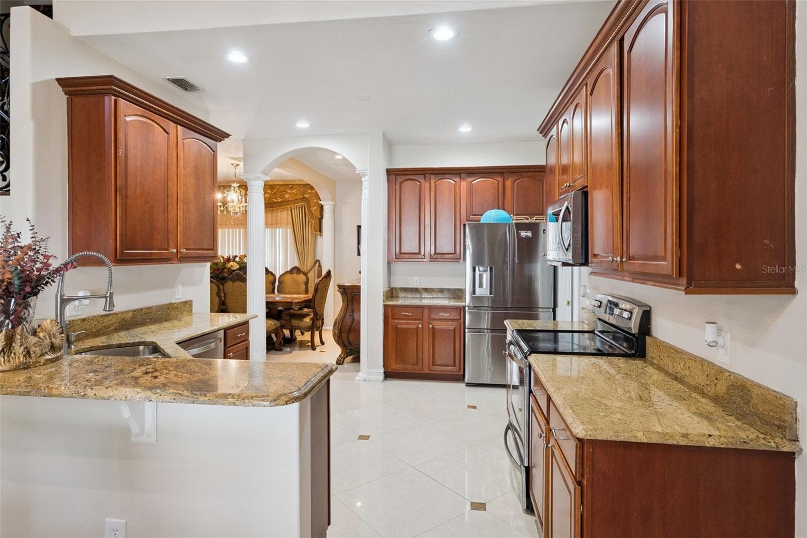 Single Family Residence at 331 ASHBURTON WAY, KISSIMMEE, photo 6 of 36