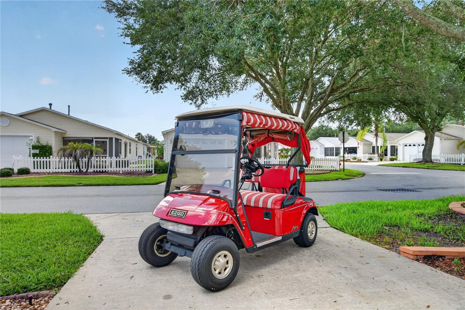 Golf Cart Included - 16970 SE 94TH SUNNYBROOK CIR, THE VILLAGES