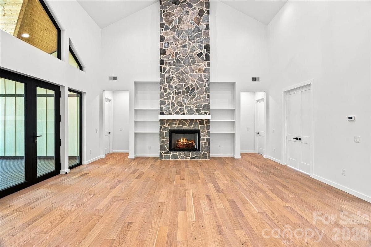 Single Family Residence at Asheville, photo 4 of 38