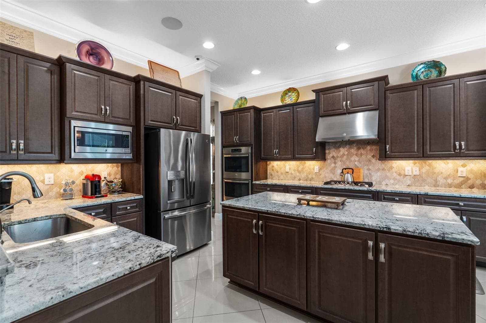 Double counters - 30581 IVY FORGE CT, WESLEY CHAPEL
