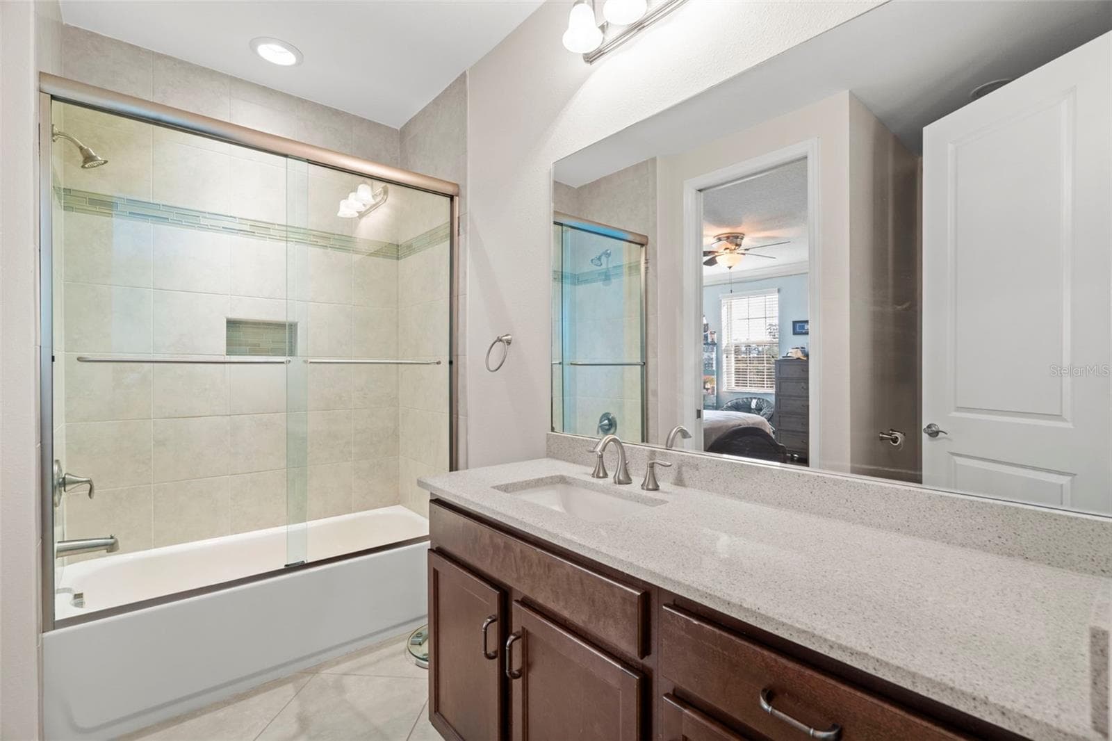 Second Floor en-suite bathroom - 30581 IVY FORGE CT, WESLEY CHAPEL