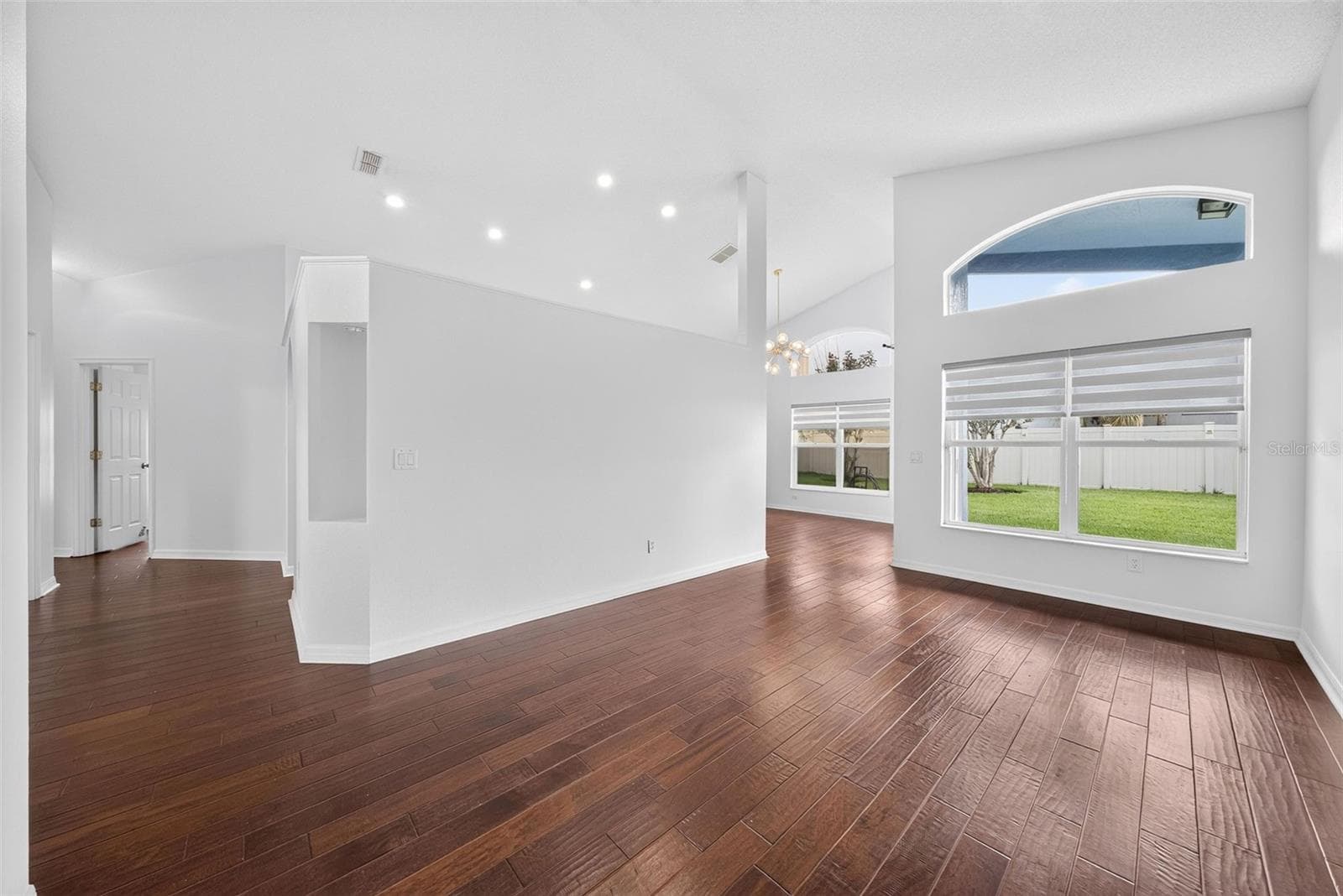 Living Room - 630 RIOMAR AVE, ORLANDO