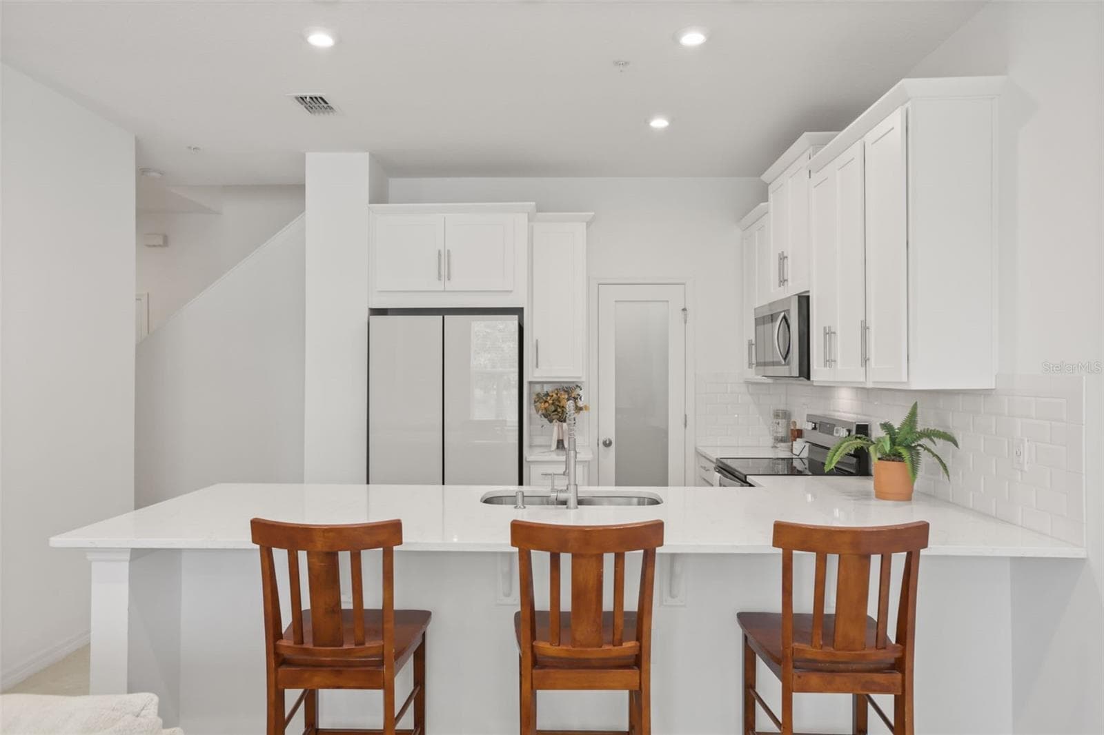Townhouse at 10245 HIGHLINE CREST ST, ORLANDO, photo 16 of 46
