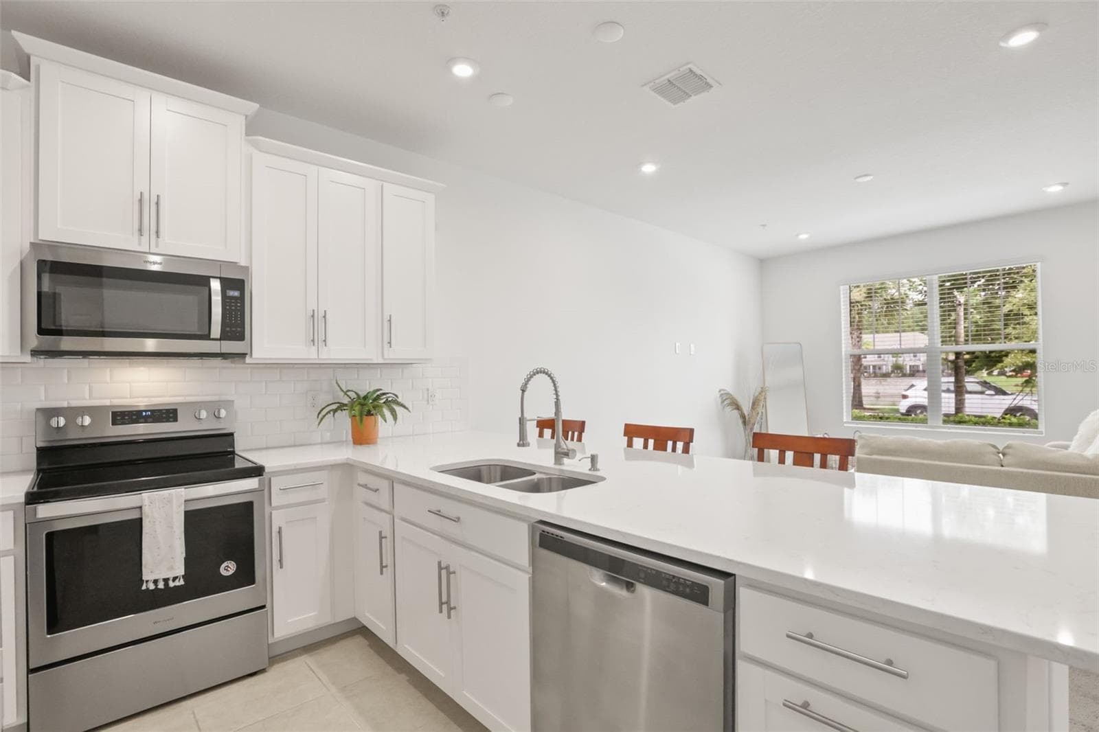 Townhouse at 10245 HIGHLINE CREST ST, ORLANDO, photo 18 of 46