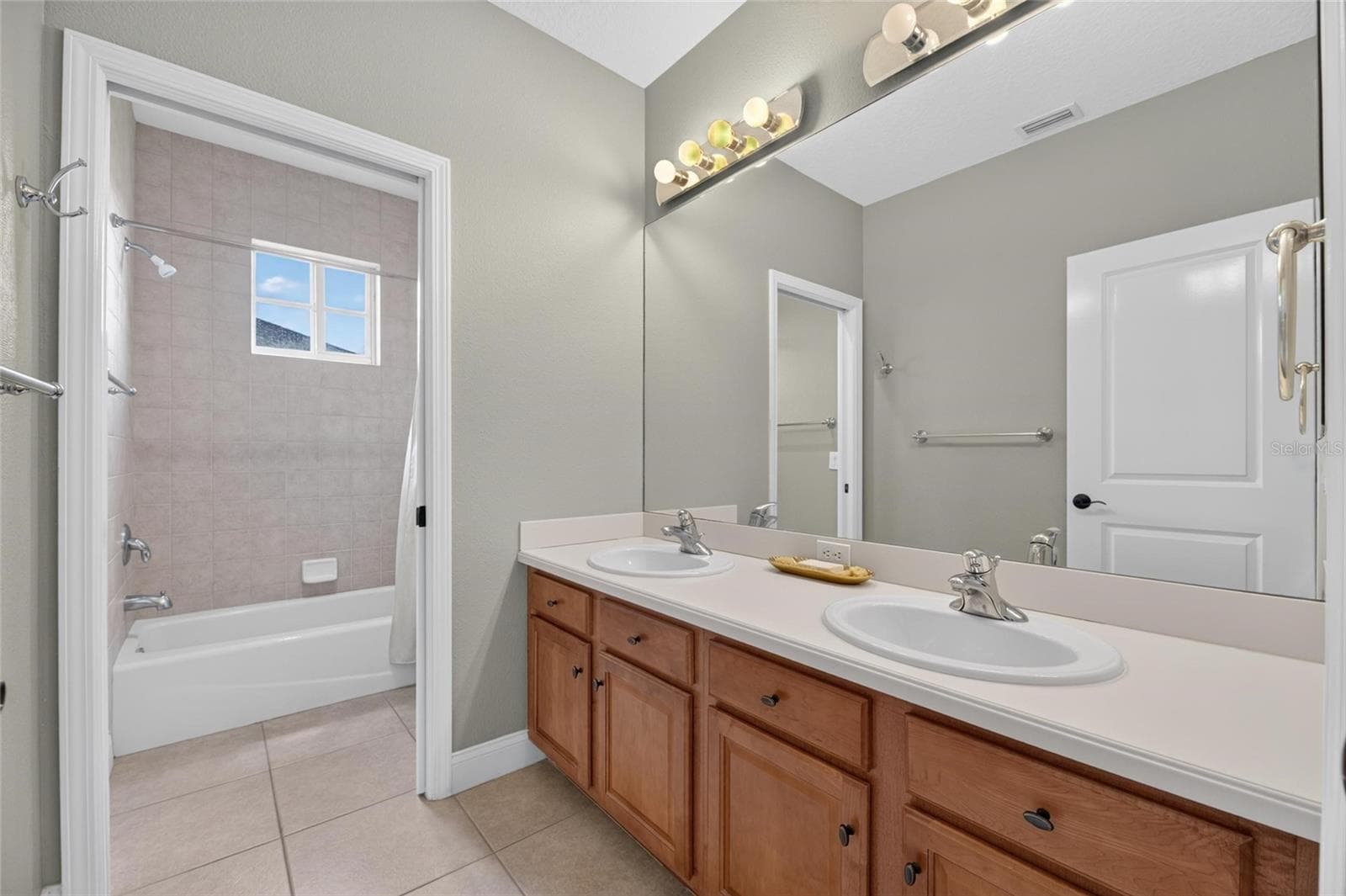 Single Family Residence at 715 ISLEBAY DR, APOLLO BEACH, photo 77 of 100