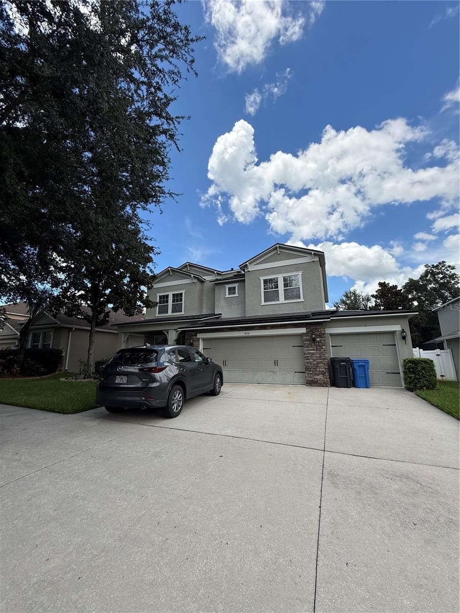 Single Family Residence at 422 WESTCHESTER HILLS LN, VALRICO, photo 2 of 56