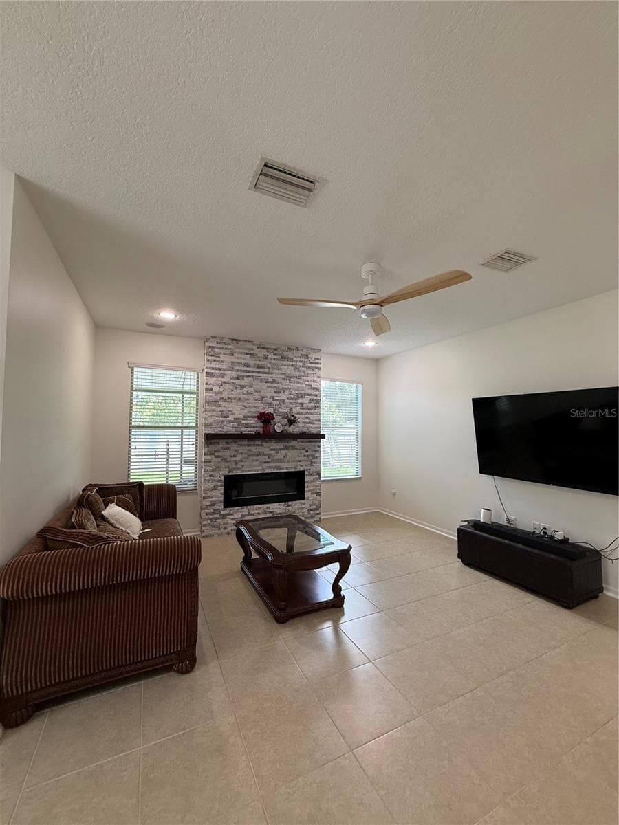 Single Family Residence at 422 WESTCHESTER HILLS LN, VALRICO, photo 51 of 56