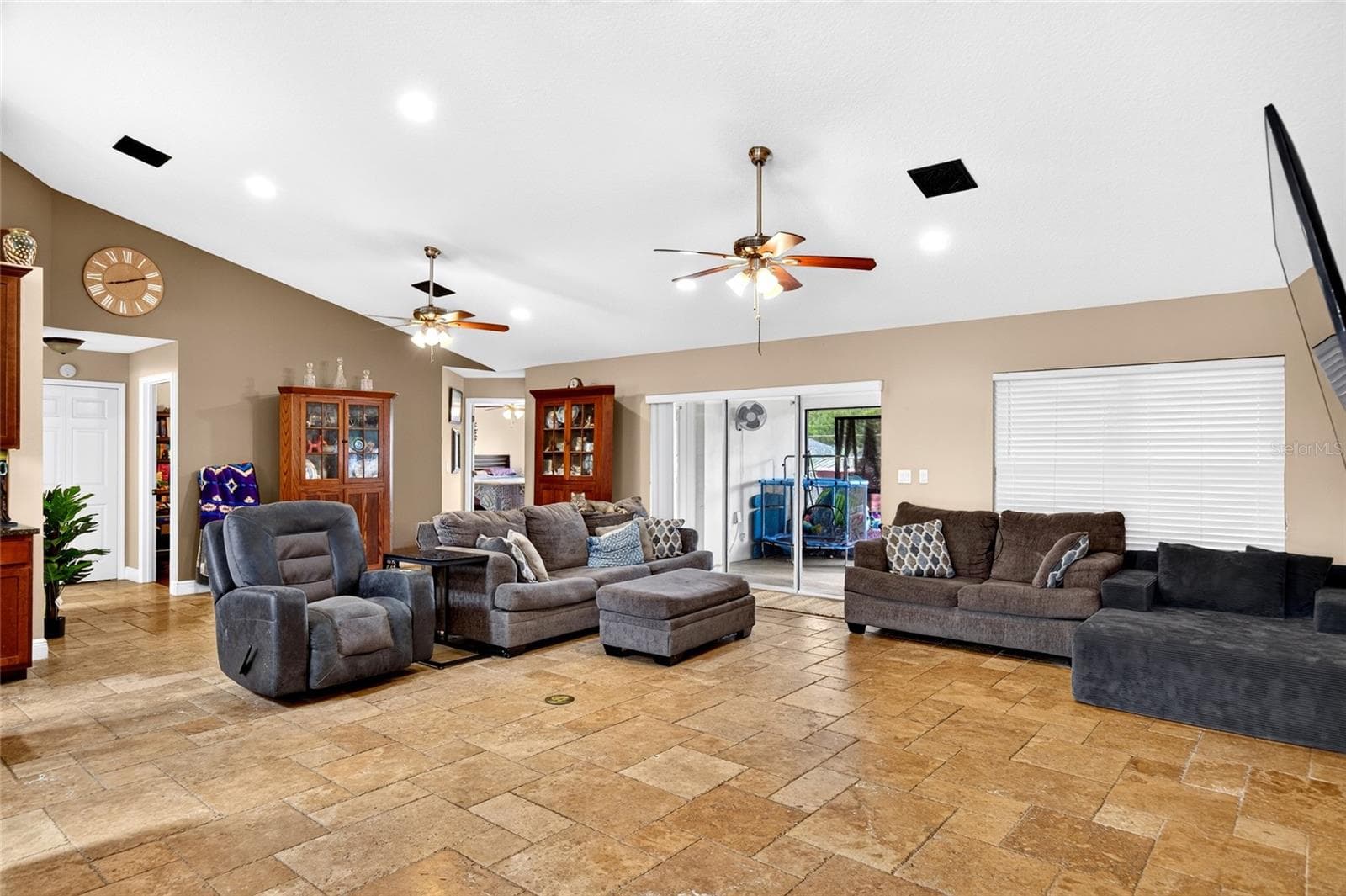 Single Family Residence at 16362 SE 81ST TER, SUMMERFIELD, photo 10 of 48