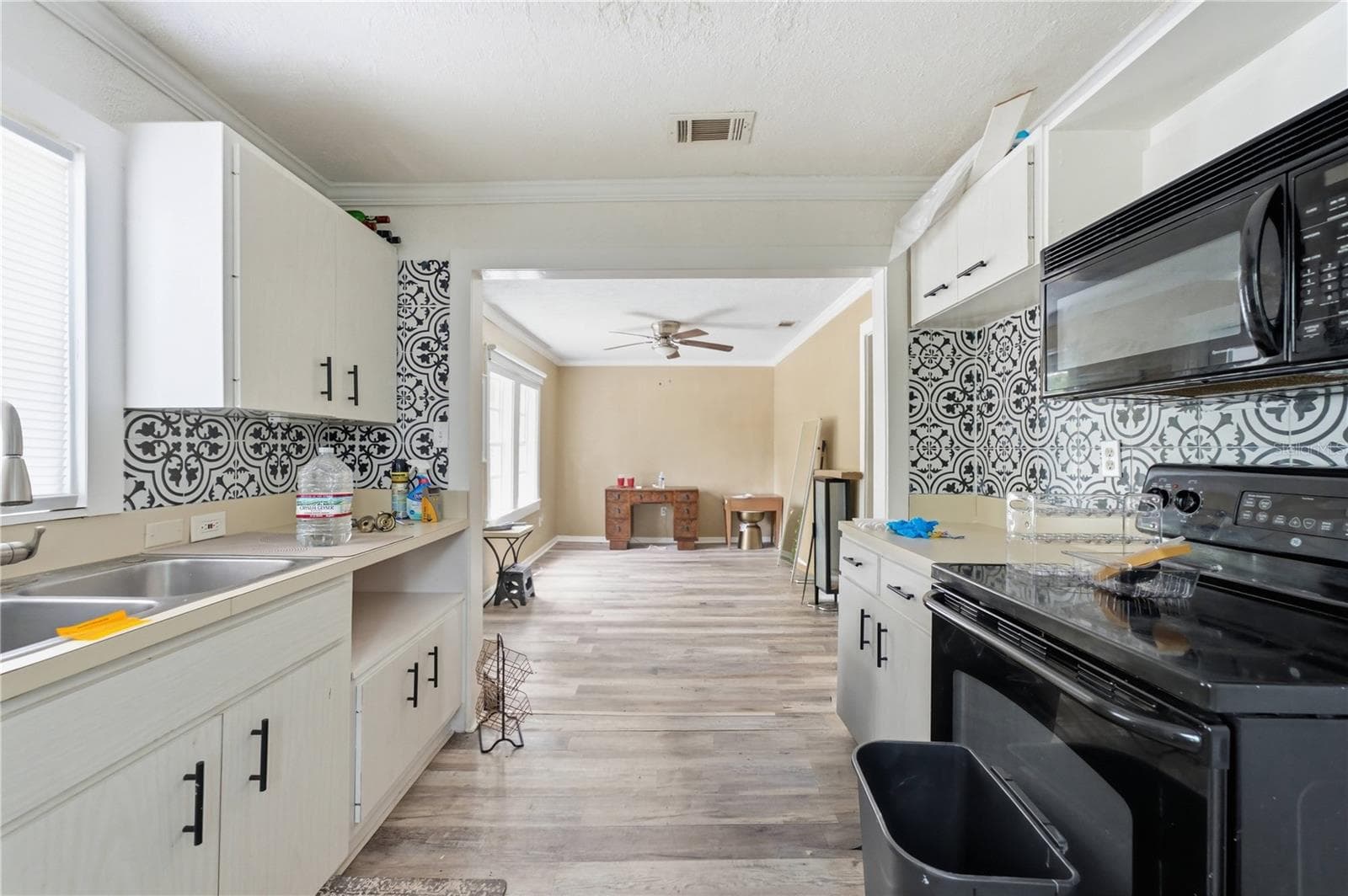 Single Family Residence at 1553 29TH ST, SARASOTA, photo 10 of 25