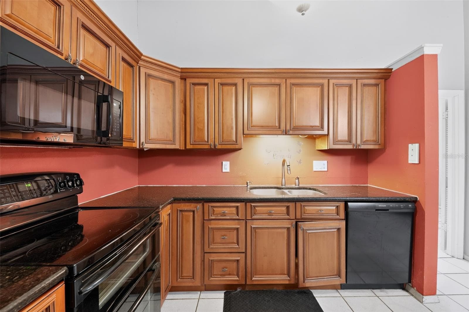 kitchen - 3205 LAUREL DALE DR, TAMPA