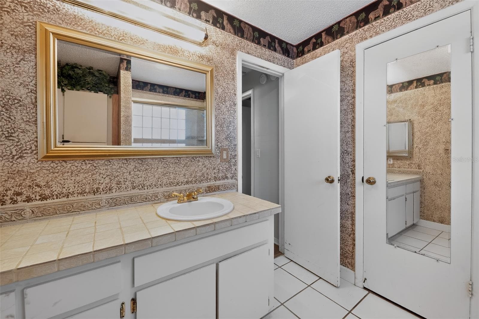 bathroom - 3205 LAUREL DALE DR, TAMPA