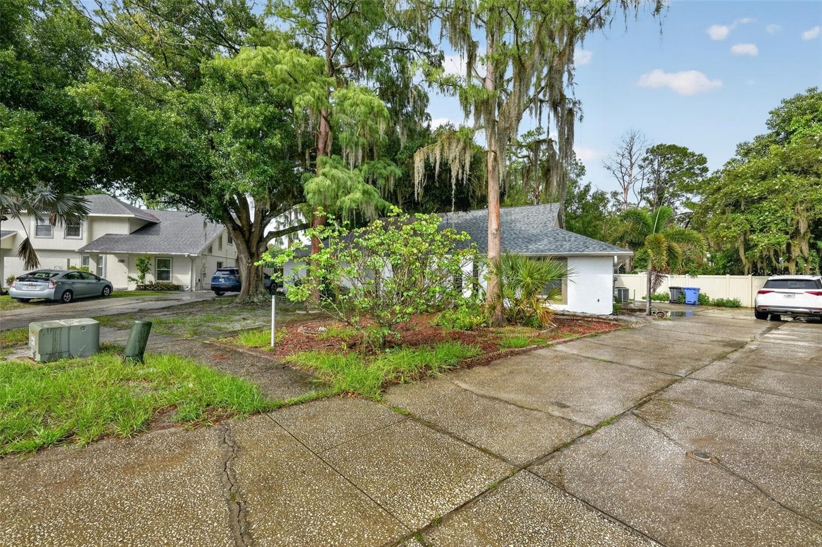 front - 3205 LAUREL DALE DR, TAMPA