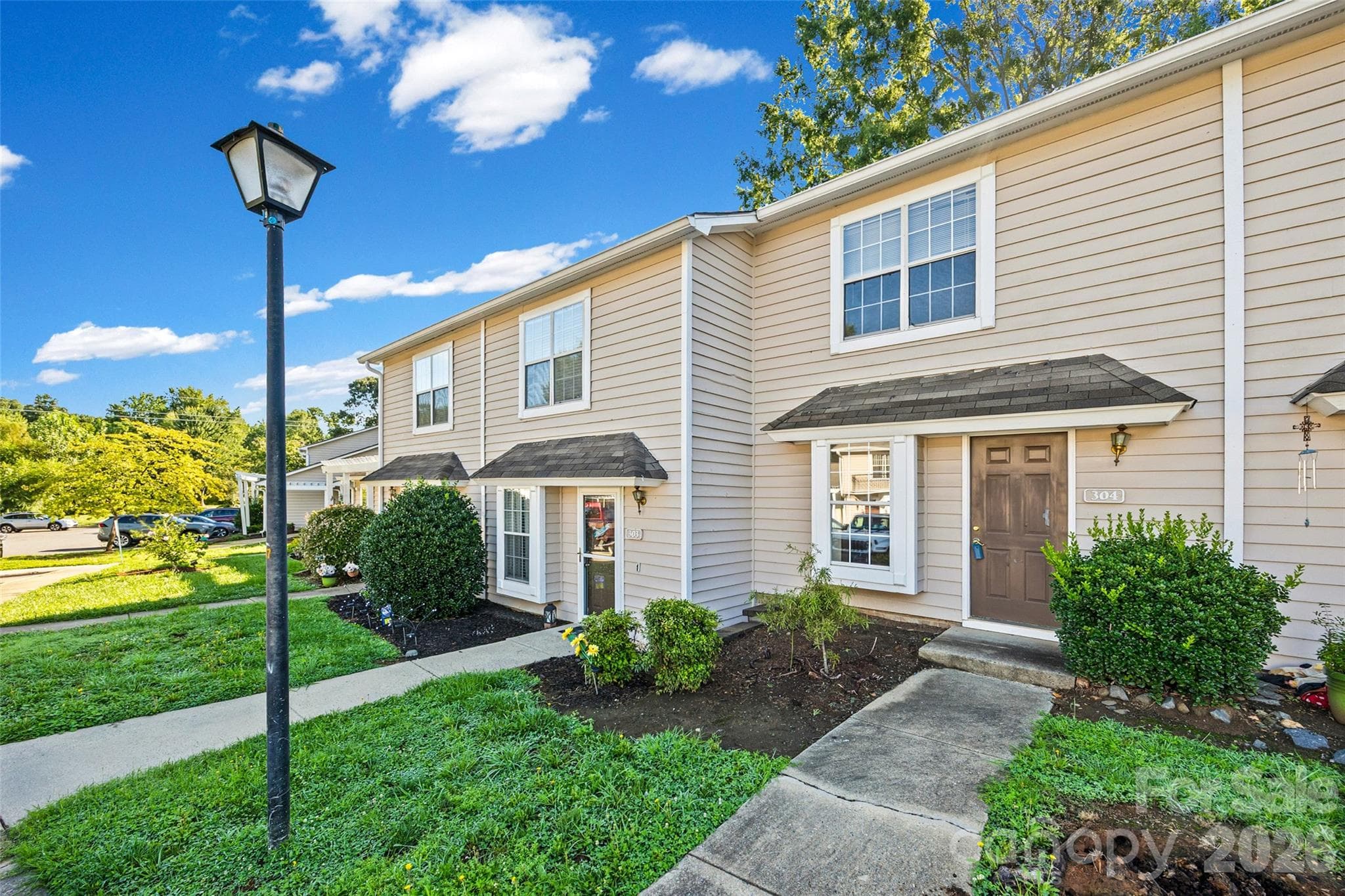 Townhouse at 304 Heritage Parkway, Fort Mill, photo 2 of 26