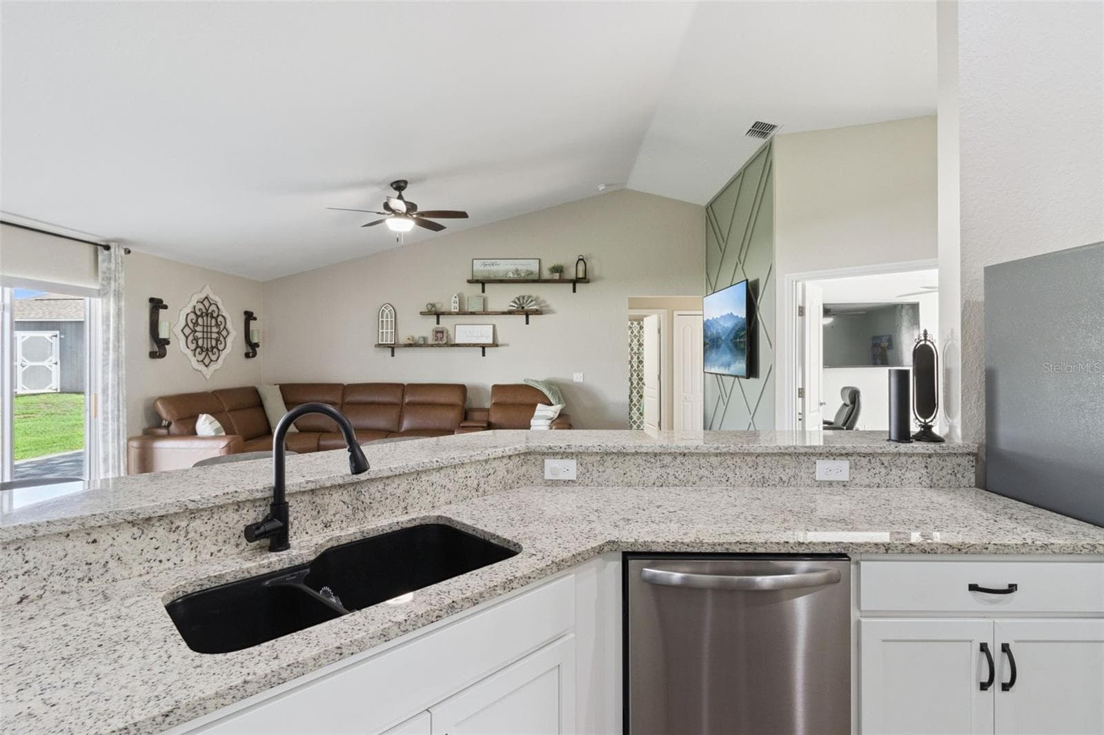 Single Family Residence at 925 LOCHLAND LOOP, BARTOW, photo 17 of 46